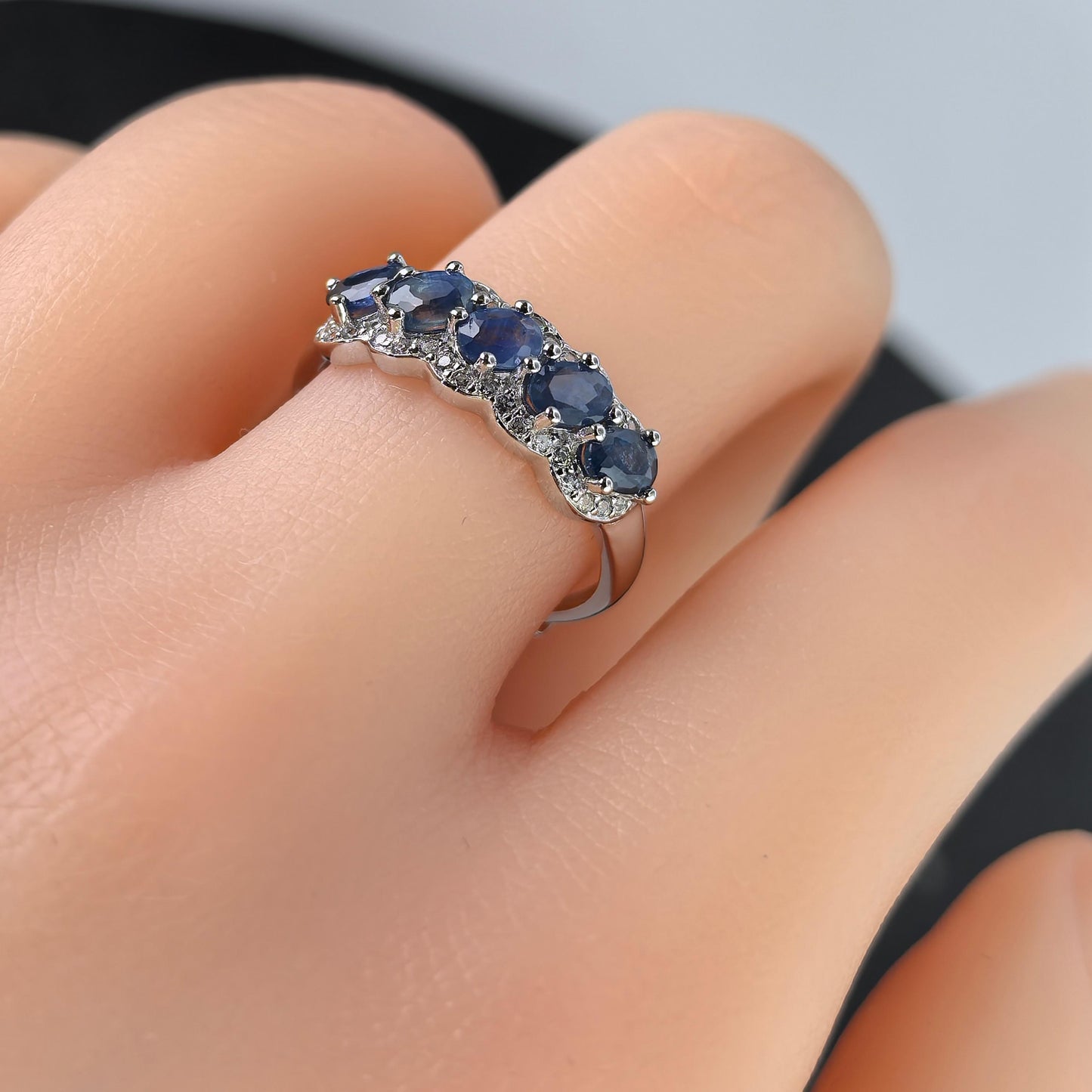 Charming Rhodium Plated 925 Silver Jewelry Natural Sapphire Ring