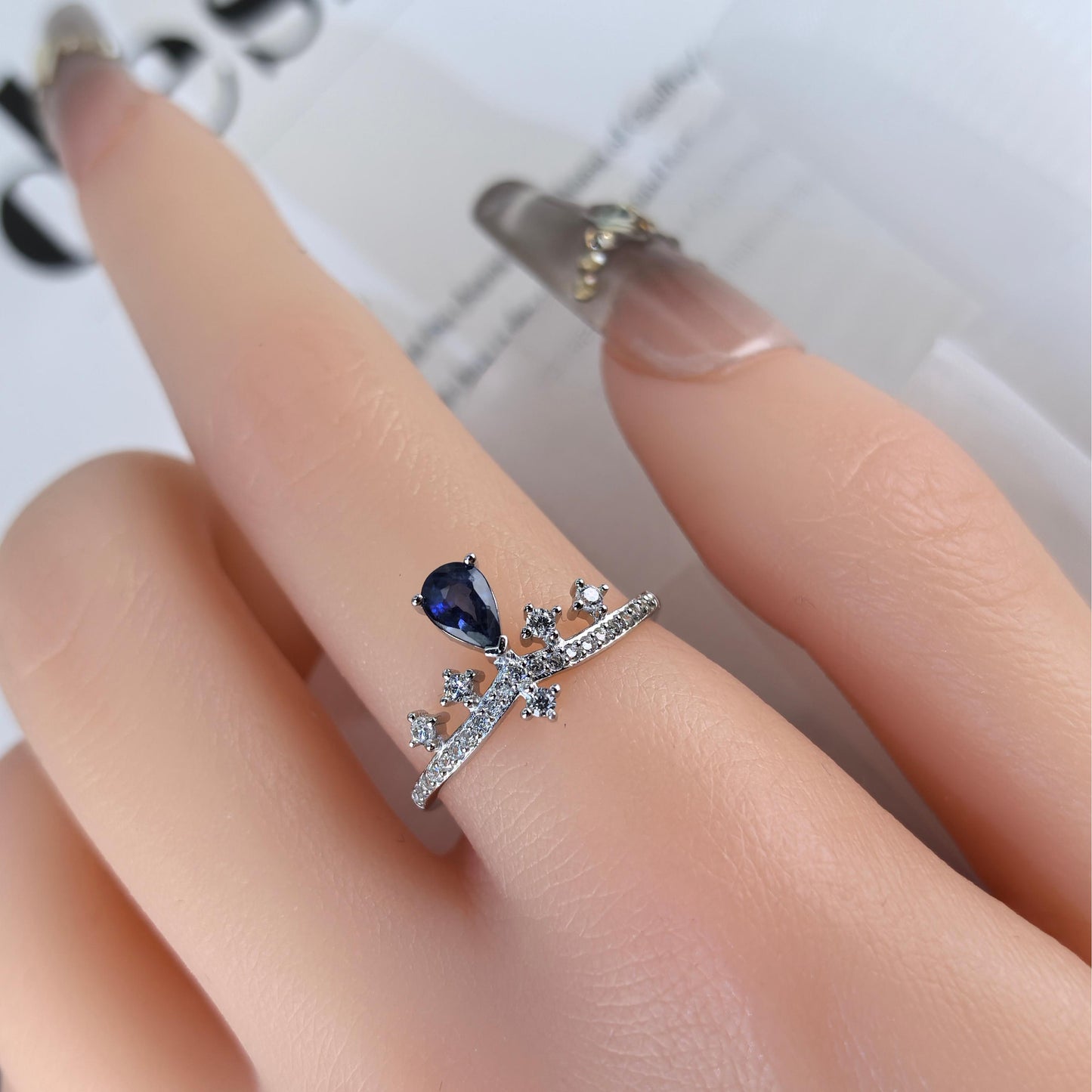Gorgeous Rhodium Plated 925 Silver Jewelry Natural Sapphire Crown Ring
