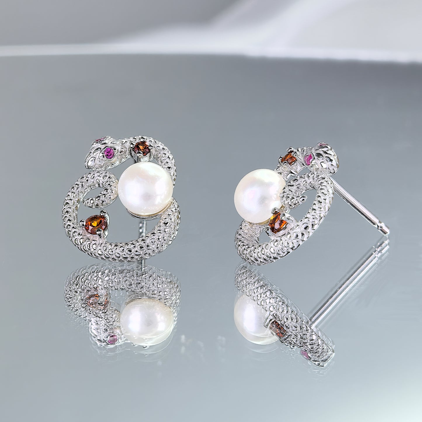 Dazzling Rhodium Plated 925 Sterling Silver Freshwater Pearl Snake Jewelry Set