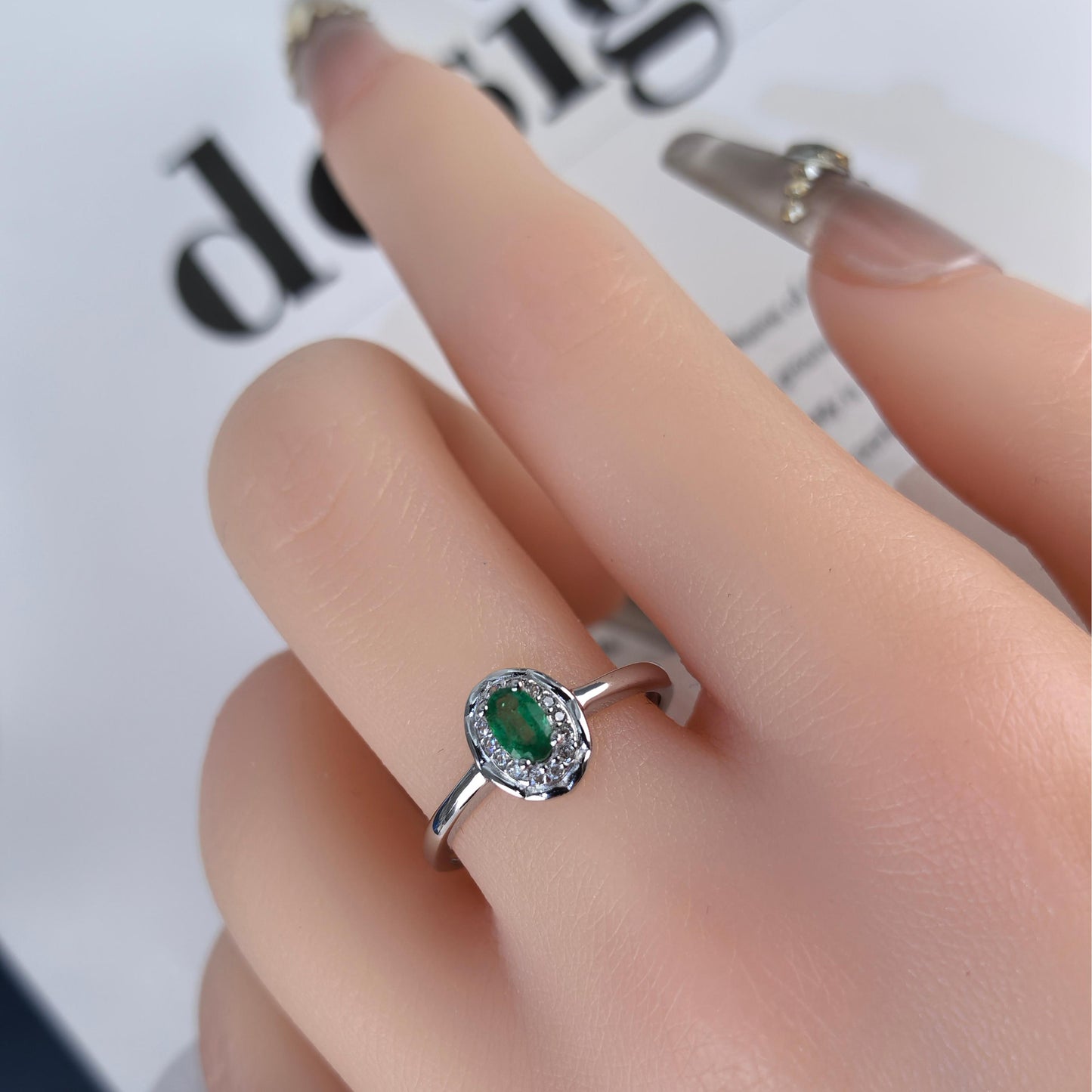 Exquisite Rhodium Plated Silver 925 Jewelry Natural Emerald Ring