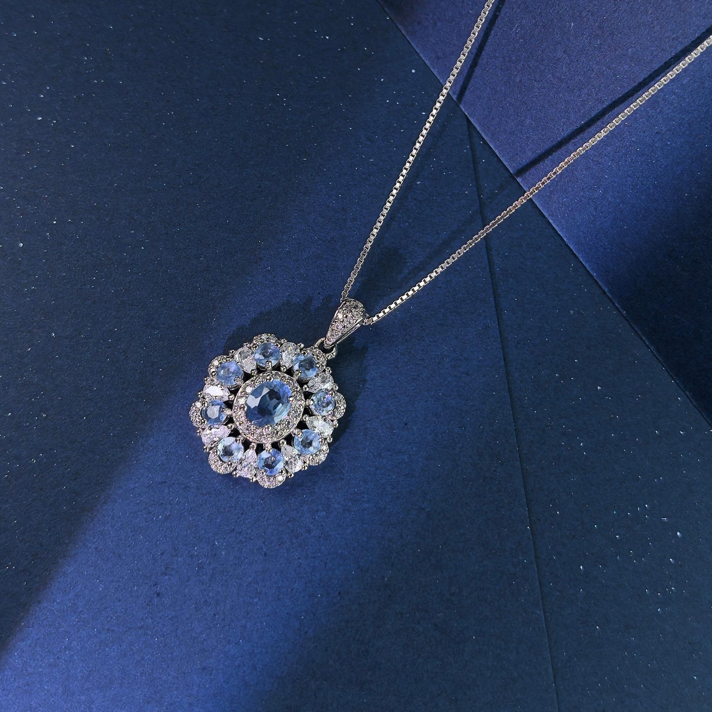 Graceful Rhodium Plated 925 Silver Jewelry Natural Sapphire Pendant