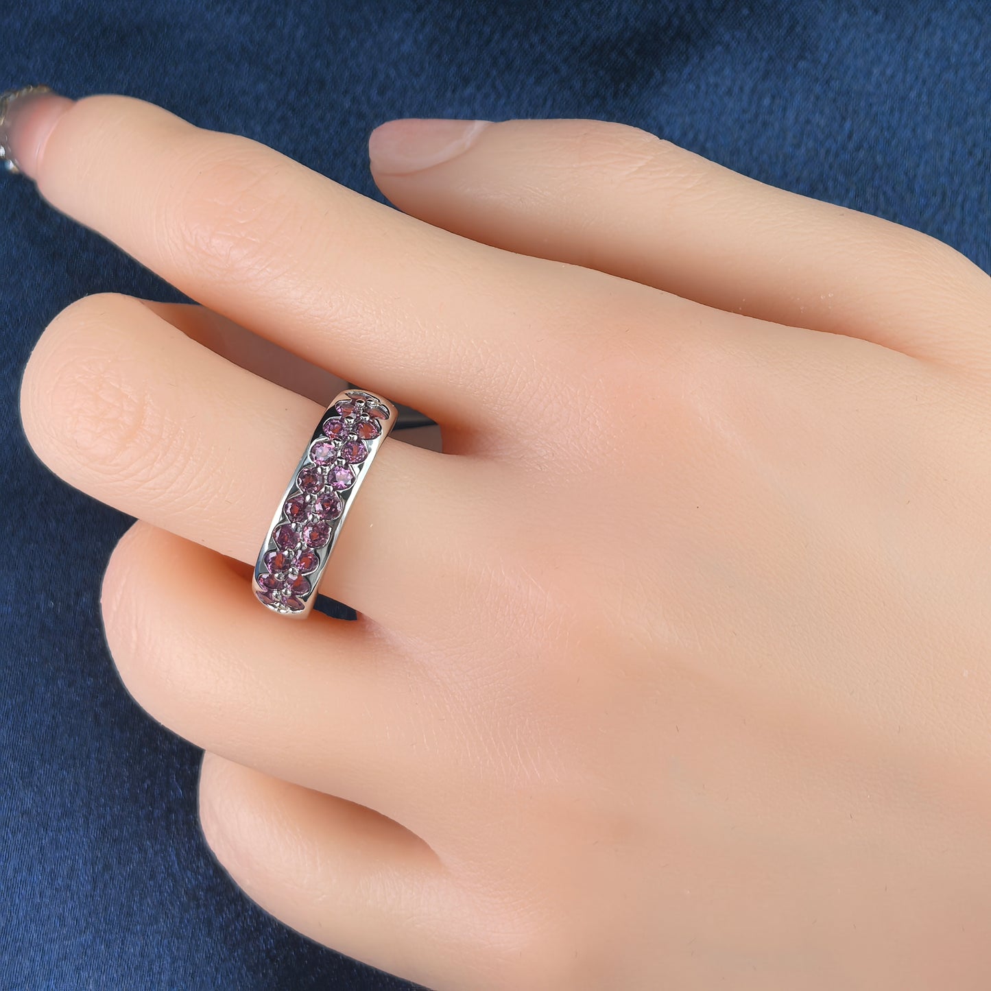Gorgeous Rhodium Plated Silver 925 Jewelry Natural Pyrope Ring