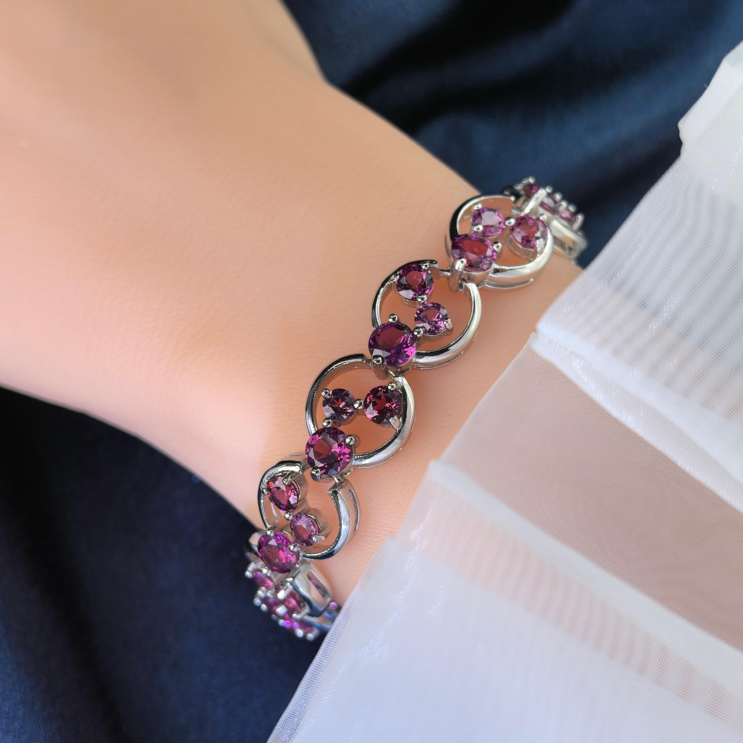 Delicate Rhodium Plated Silver 925 Jewelry Natural Pyrope Bracelet