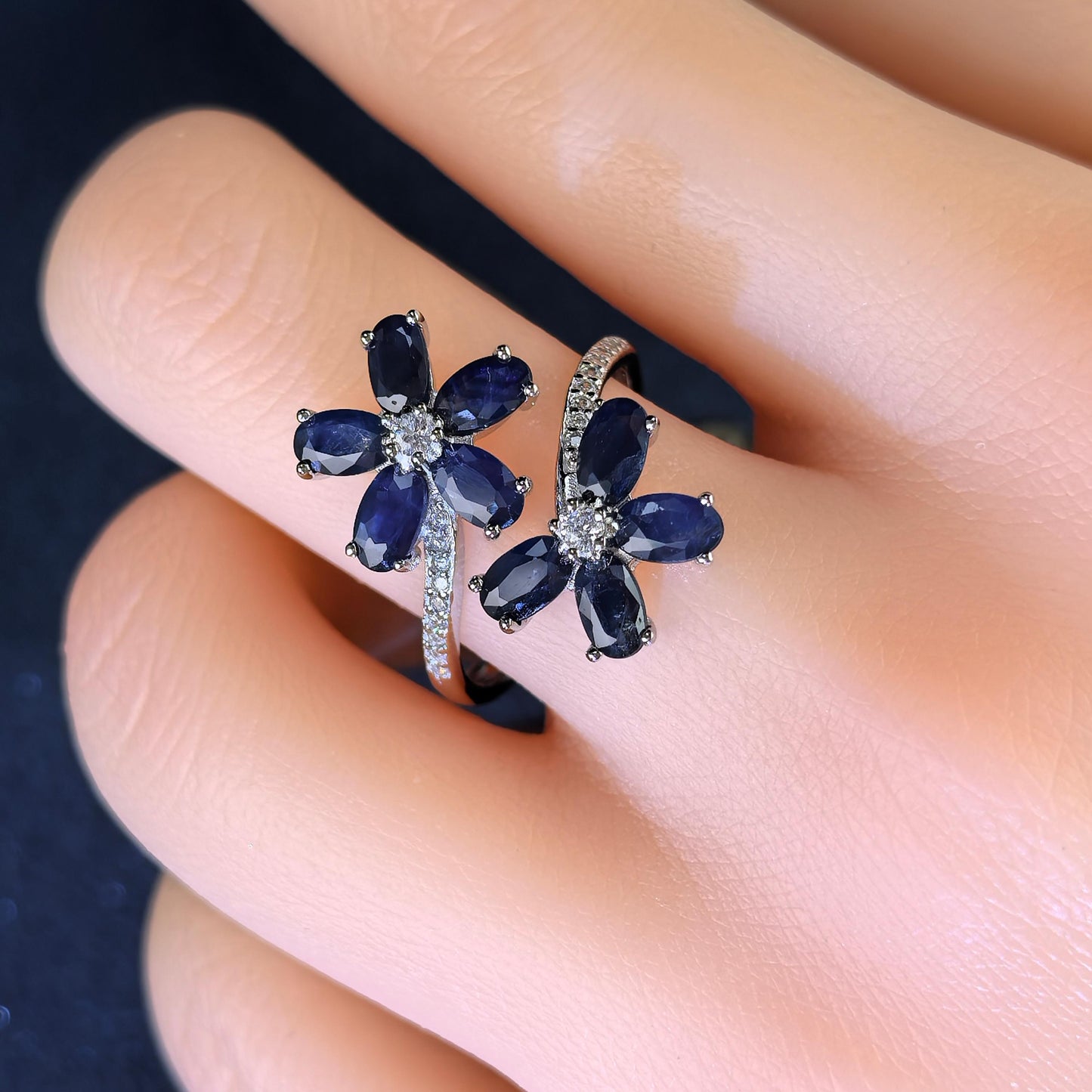 Elegant Rhodium Plated 925 Silver Jewelry Natural Sapphire Flower Ring