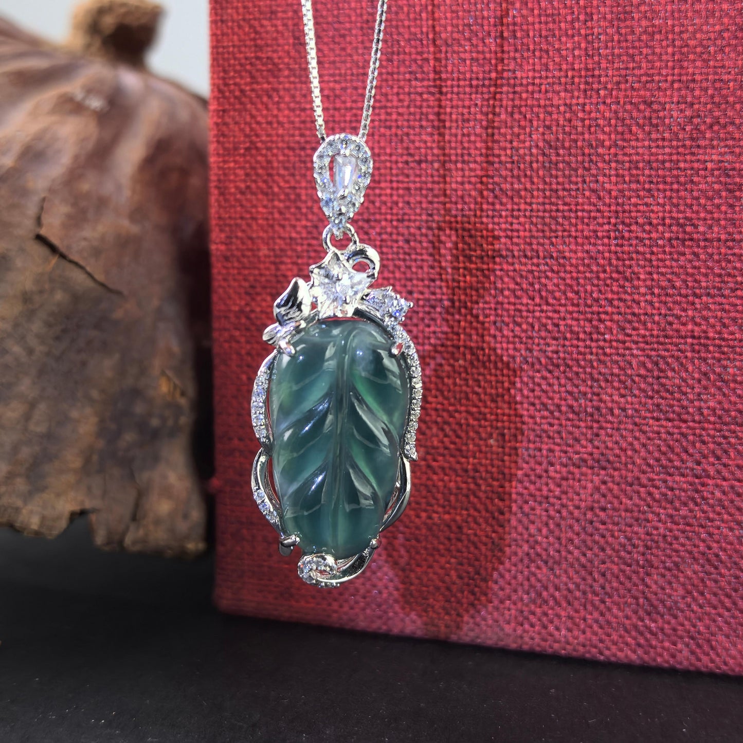 Graceful Rhodium Plated 925 Silver Jewelry Natural Jadeite Pendant