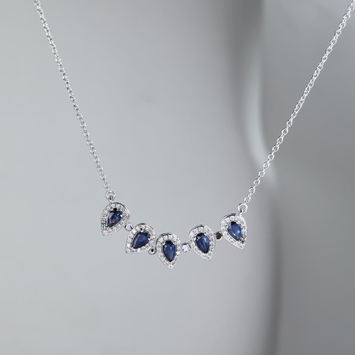 Delicate Rhodium Plated 925 Silver Jewelry Natural Sapphire Five Leaf Clover Necklace