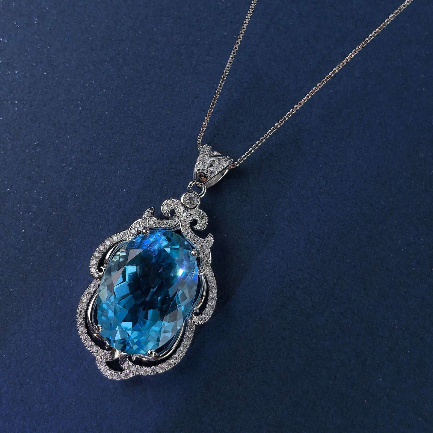 Noble Rhodium Plated Silver 925 Sky Blue Topaz Pendant