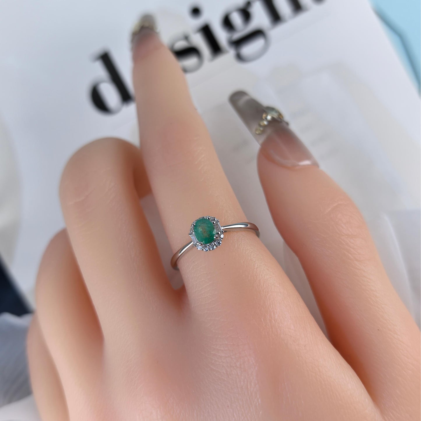 Elegant Rhodium Plated Silver 925 Jewelry Natural Emerald Ring
