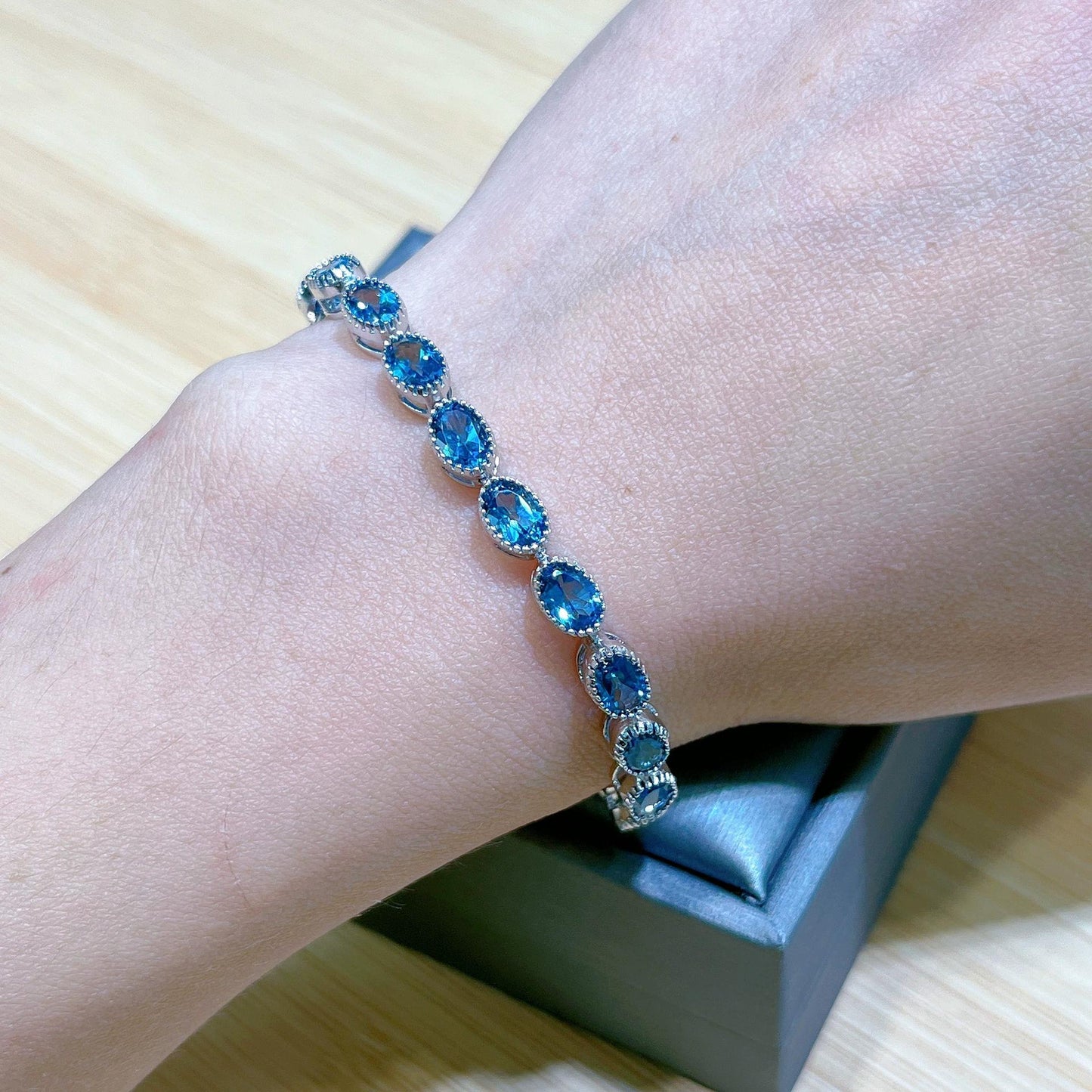 Gorgeous Rhodium Plated 925 Silver Natural London Blue Topaz Bracelet