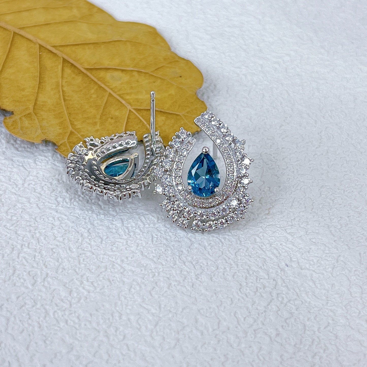 Luxurious S925 Silver Pear Cut Natural London Blue Topaz Statement Stud Earrings
