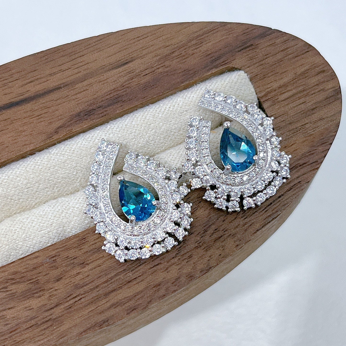 Luxurious S925 Silver Pear Cut Natural London Blue Topaz Statement Stud Earrings