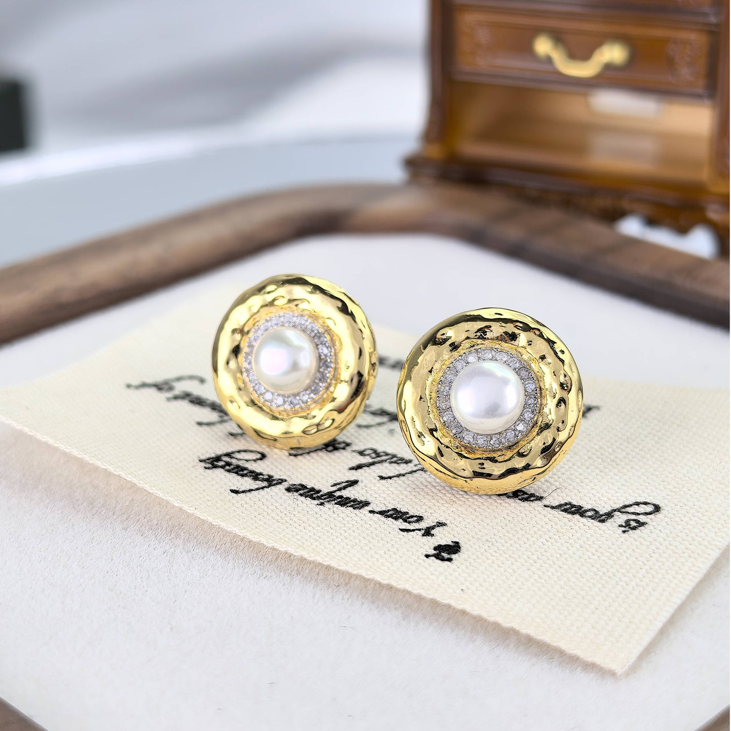 Sparkling Rhodium and Gold Plated 925 Sterling Silver Freshwater Pearl Jewelry Set