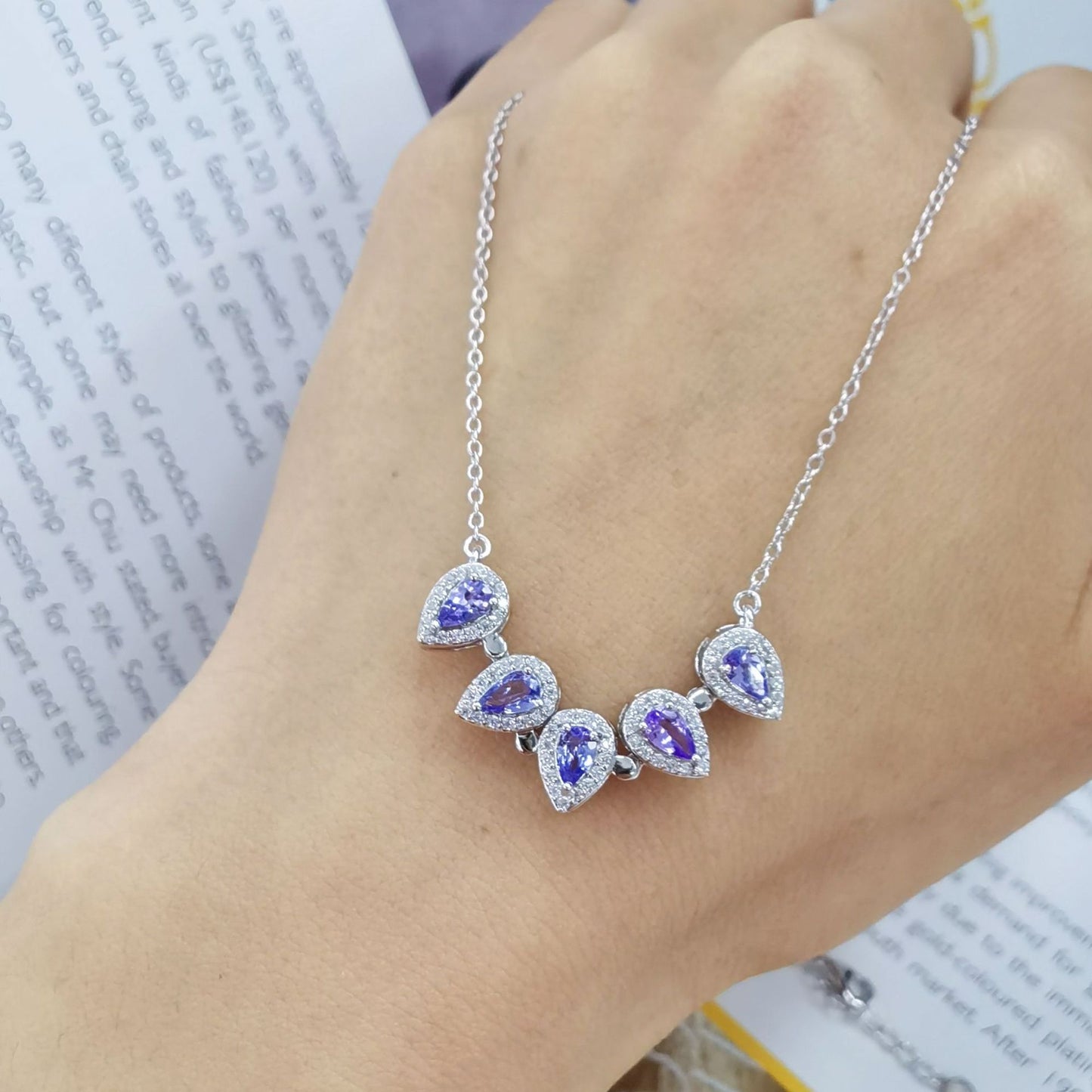 Gorgeous Rhodium Plated Silver 925 Natural Tanzanite Five Leaf Clover Necklace