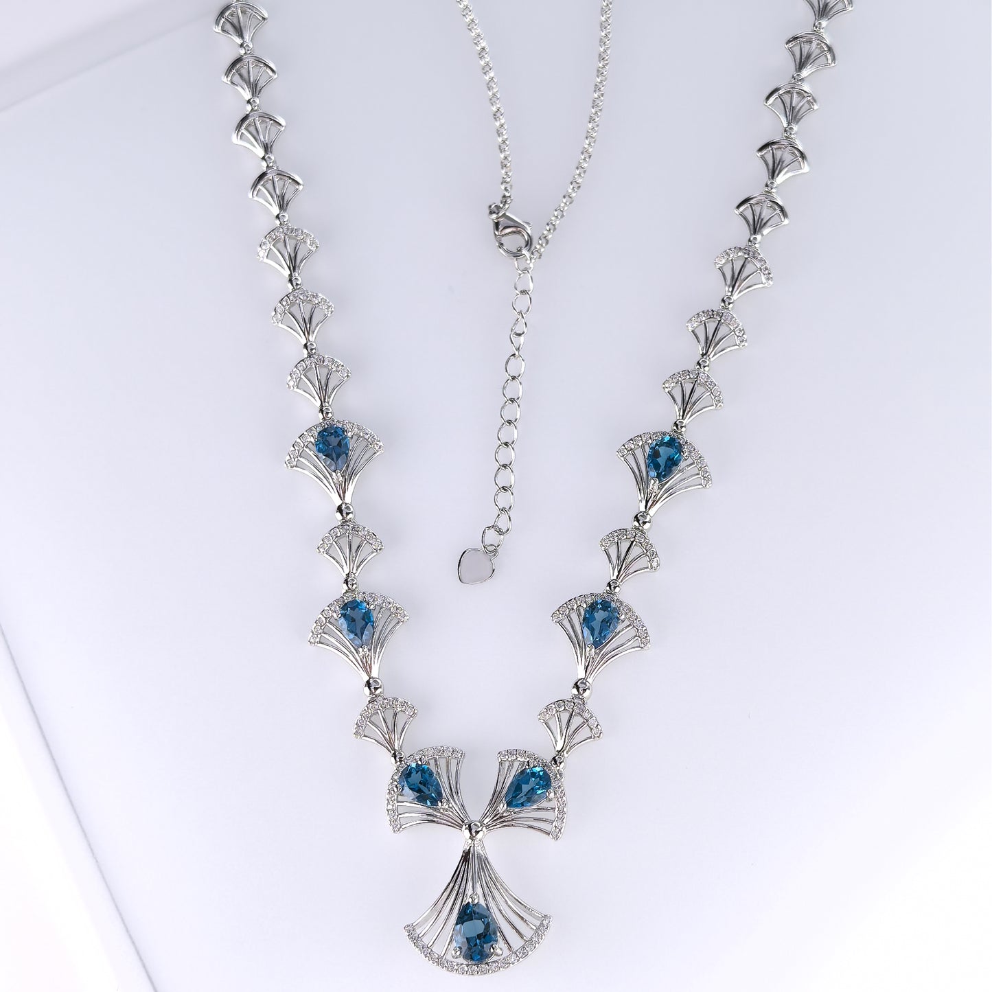 Luxurious Rhodium Plated 925 Sterling Silver Natural London Blue Topaz Scallop Necklace
