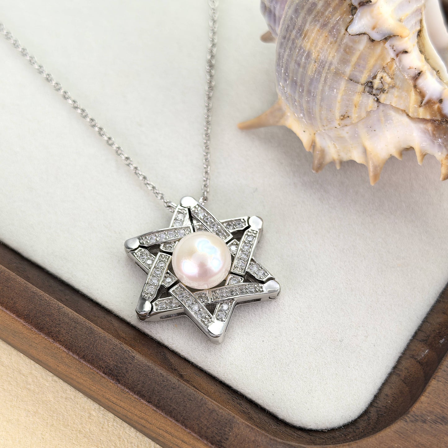 Gorgeous Rhodium Plated 925 Sterling Silver Freshwater Pearl Hexagram Necklace