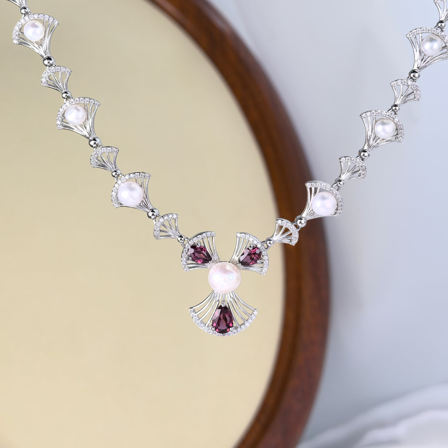 Noble Rhodium Plated 925 Sterling Silver Freshwater Pearl Scallop Necklace