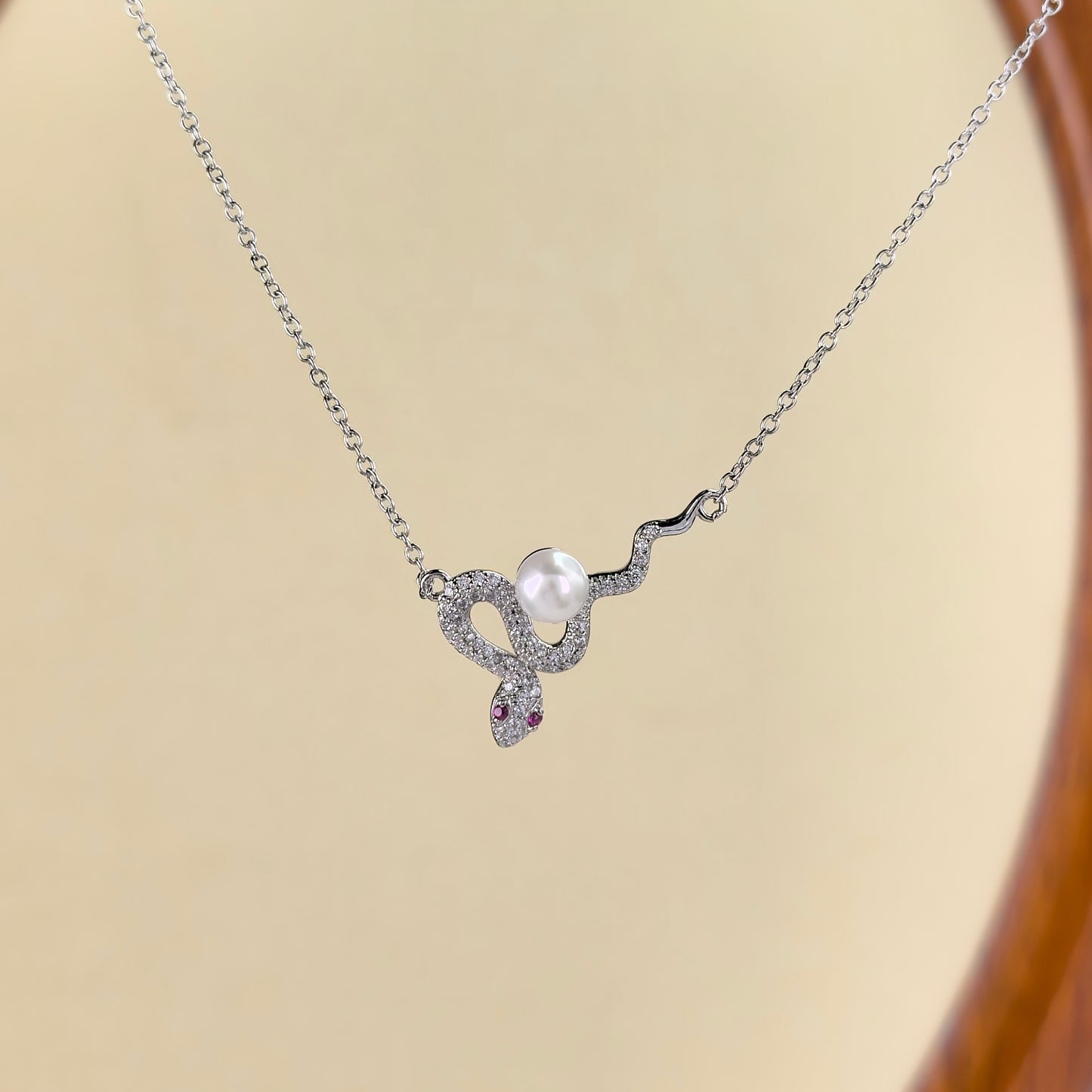 Gorgeous Rhodium Plated 925 Sterling Silver Freshwater Pearl Snake Necklace