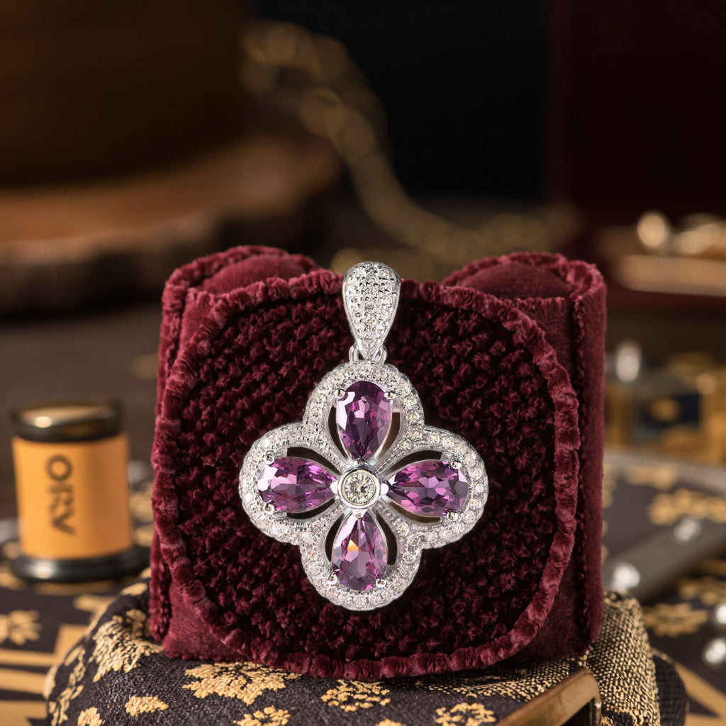 Charming 925 Silver Natural Pyrope Clover Pendant Rhodium Plated