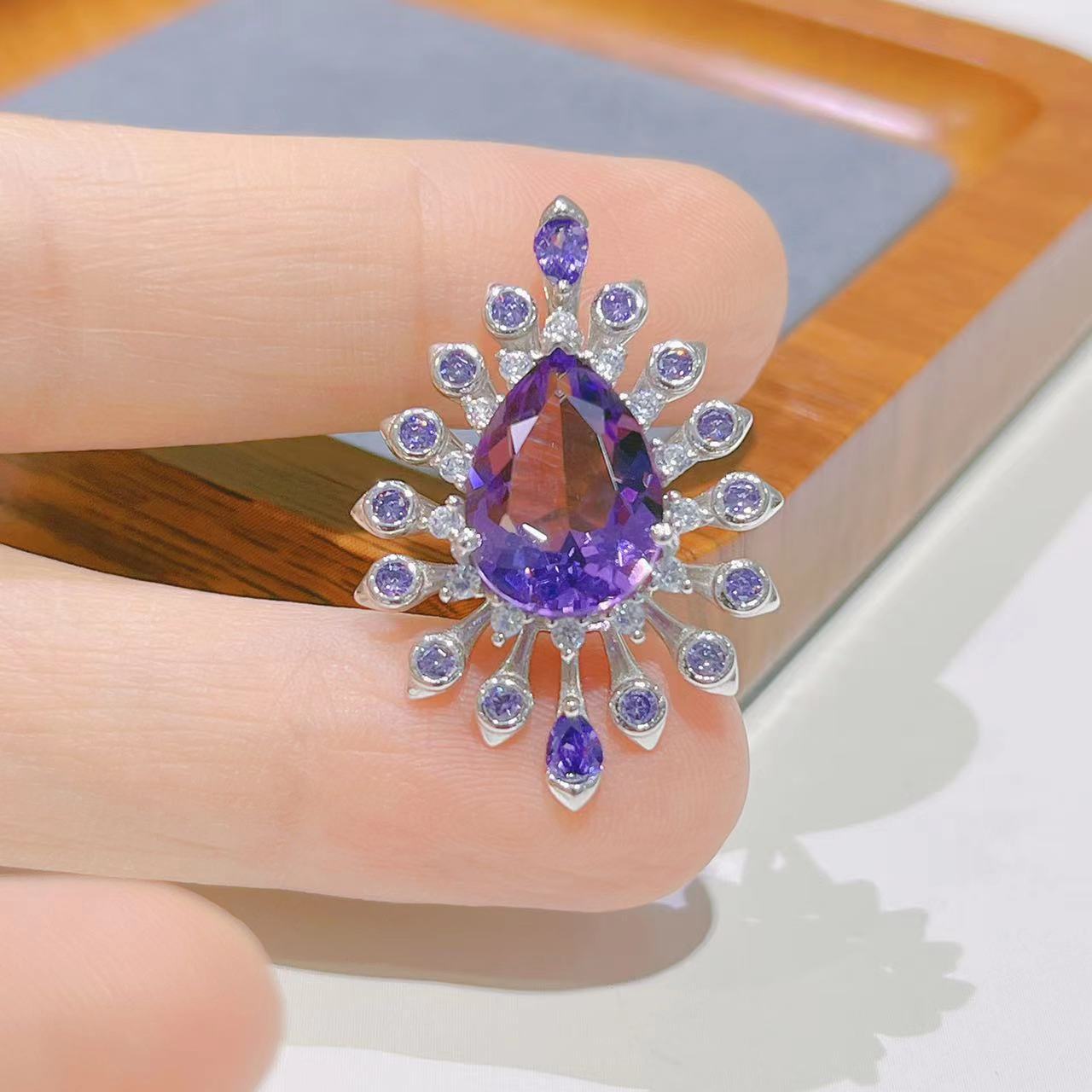 Sparkling Rhodium Plated 925 Silver Jewelry Natural Amethyst Pendant