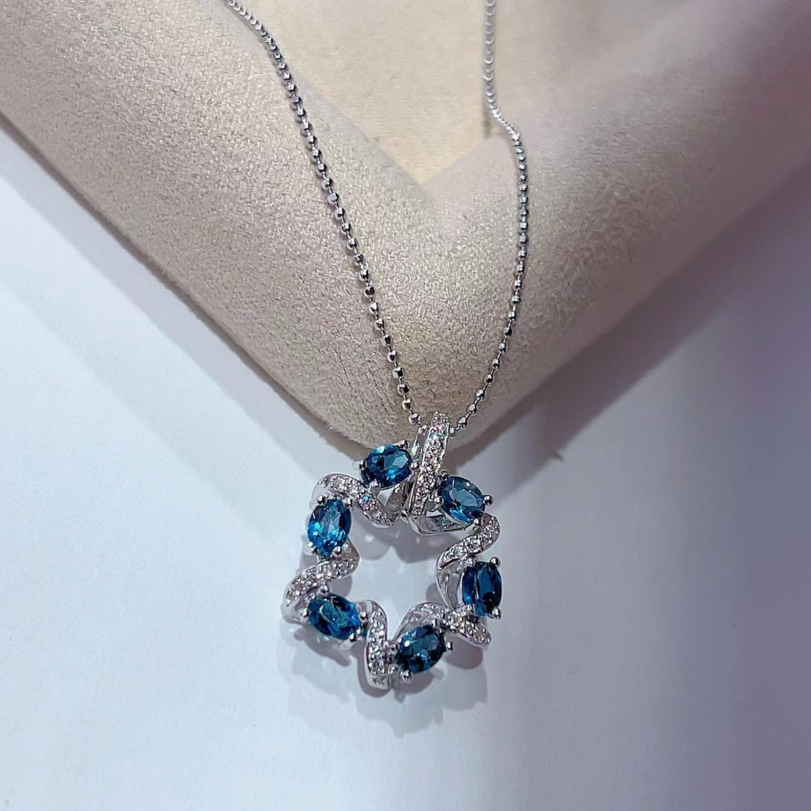 Charming Rhodium Plated 925 Silver Jewelry Natural London Blue Topaz Pendant