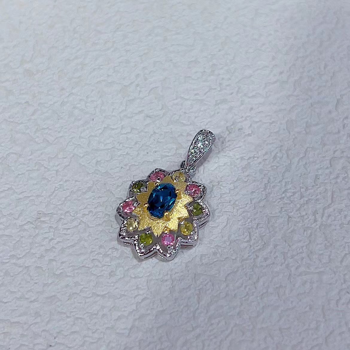 Elegant Dual Color Plated Silver 925 Natural London Blue Topaz Flower Pendant