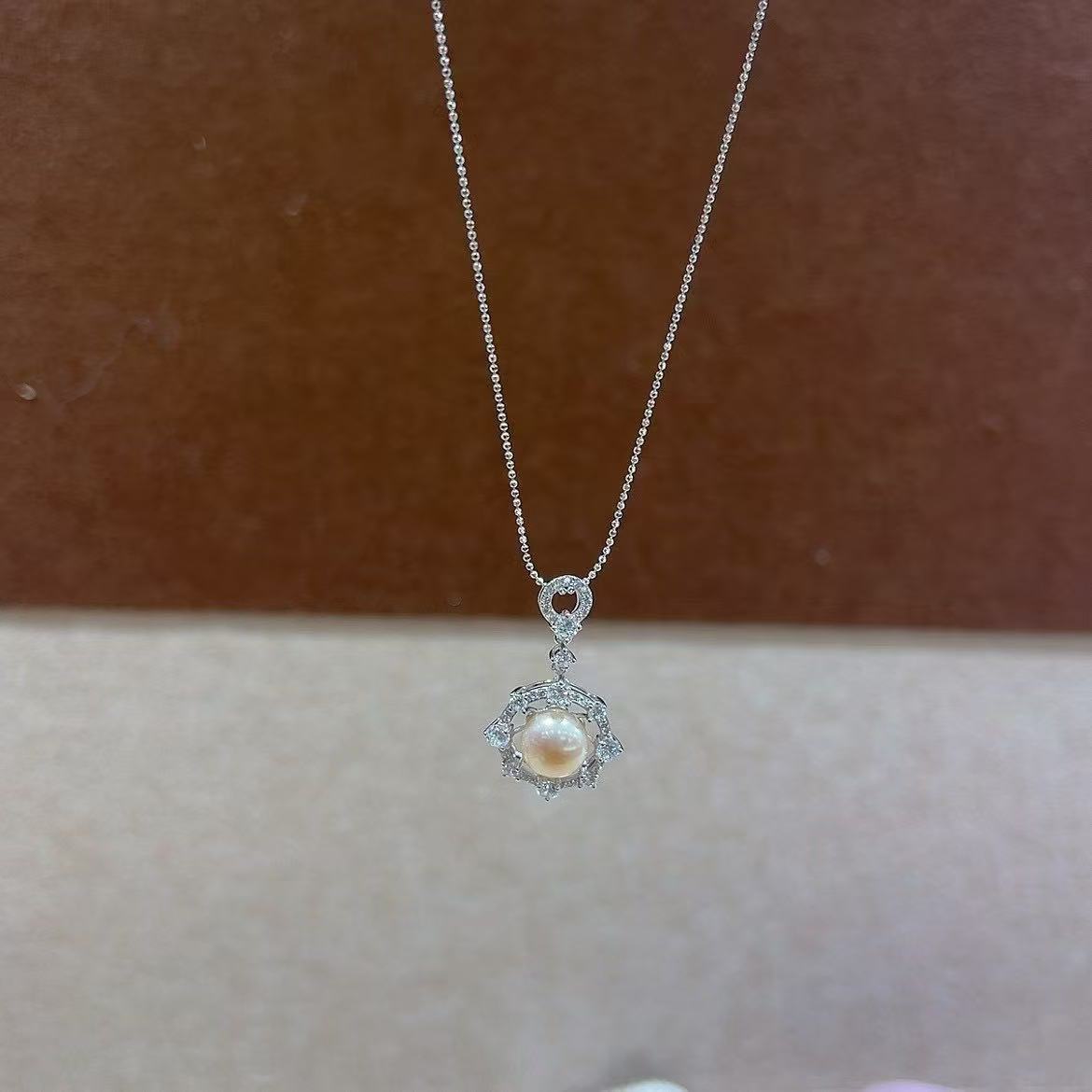 Vivid Rhodium Plated 925 Silver Pendant Freshwater Pearl Jewelry