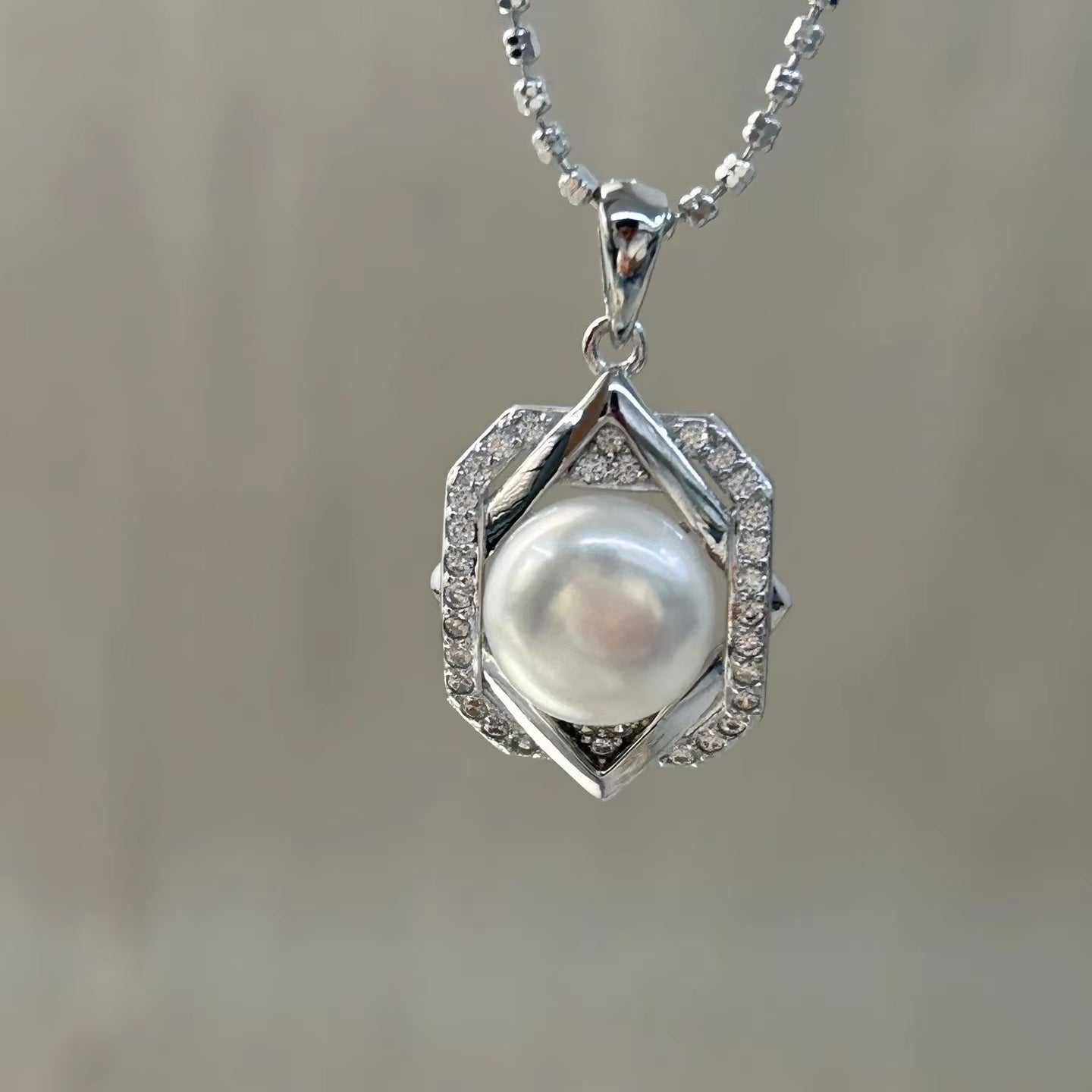 Charming Freshwater Pearl Pendant for Women 925 Silver Rhodium Plated