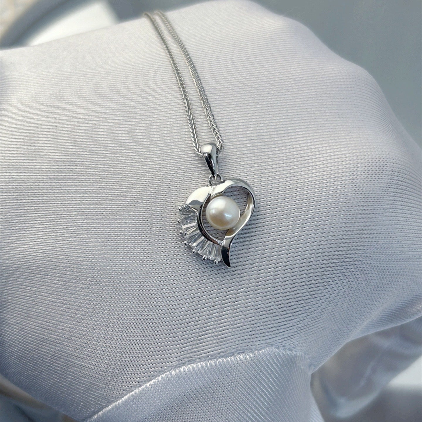 925 Sterling Silver Freshwater Pearl Heart Pendant Unique Rhodium Plated
