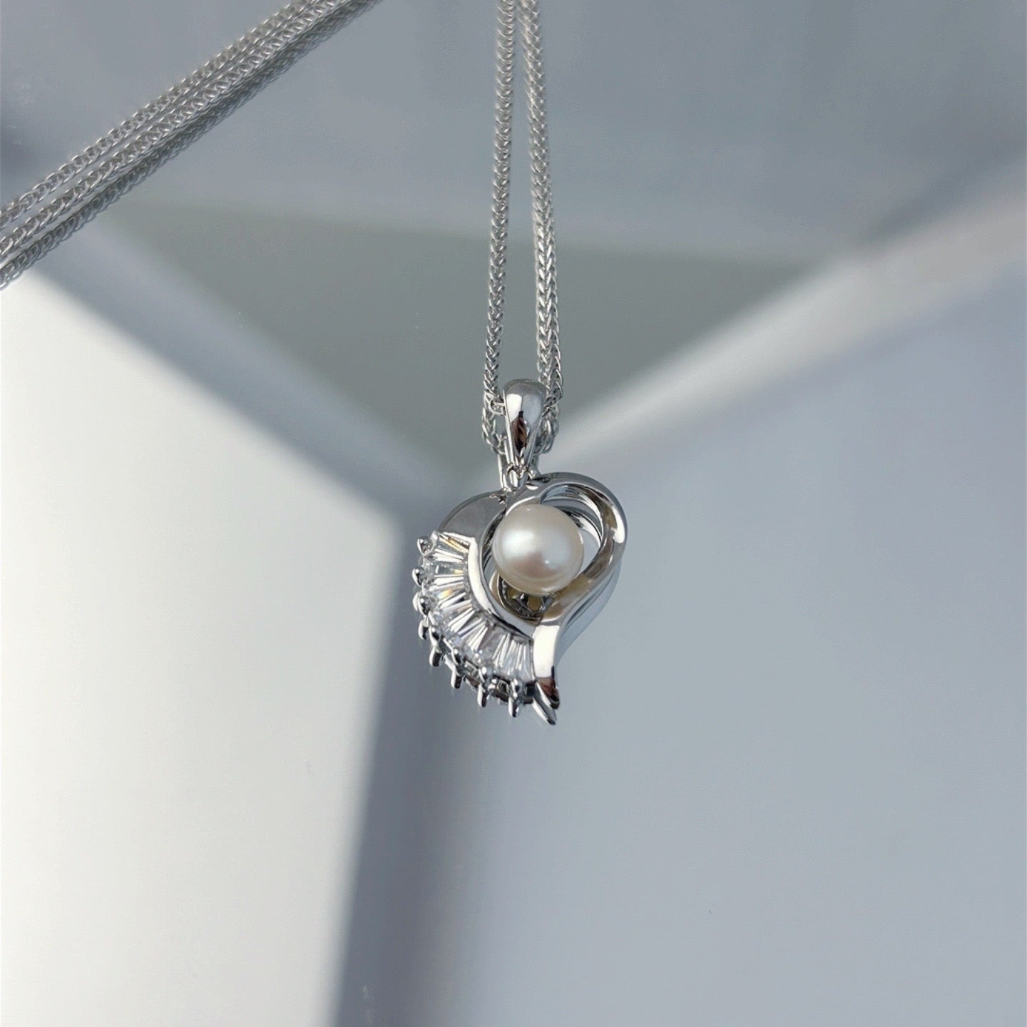 925 Sterling Silver Freshwater Pearl Heart Pendant Unique Rhodium Plated