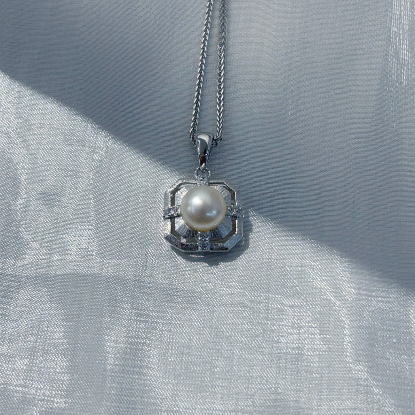 Elegant Freshwater Pearl Pendant 925 Silver Rhodium Plated