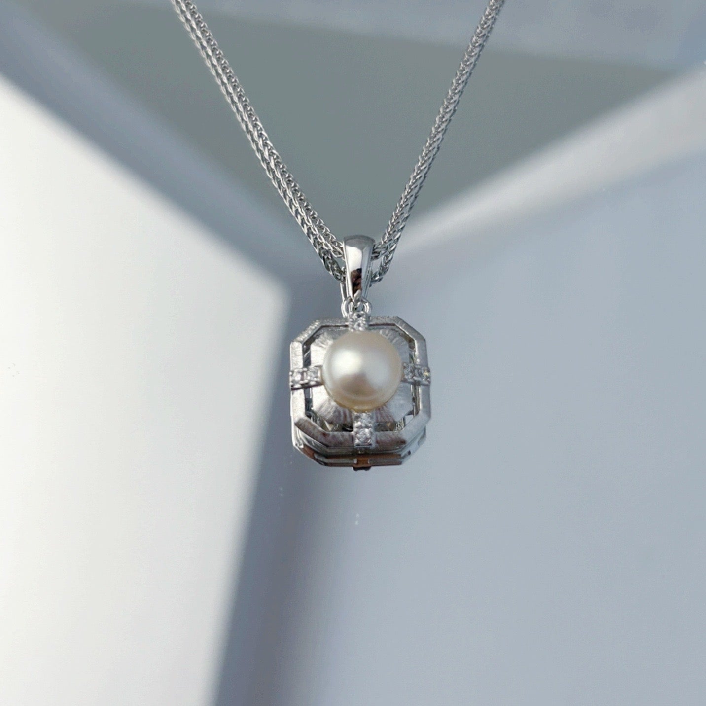 Elegant Freshwater Pearl Pendant 925 Silver Rhodium Plated