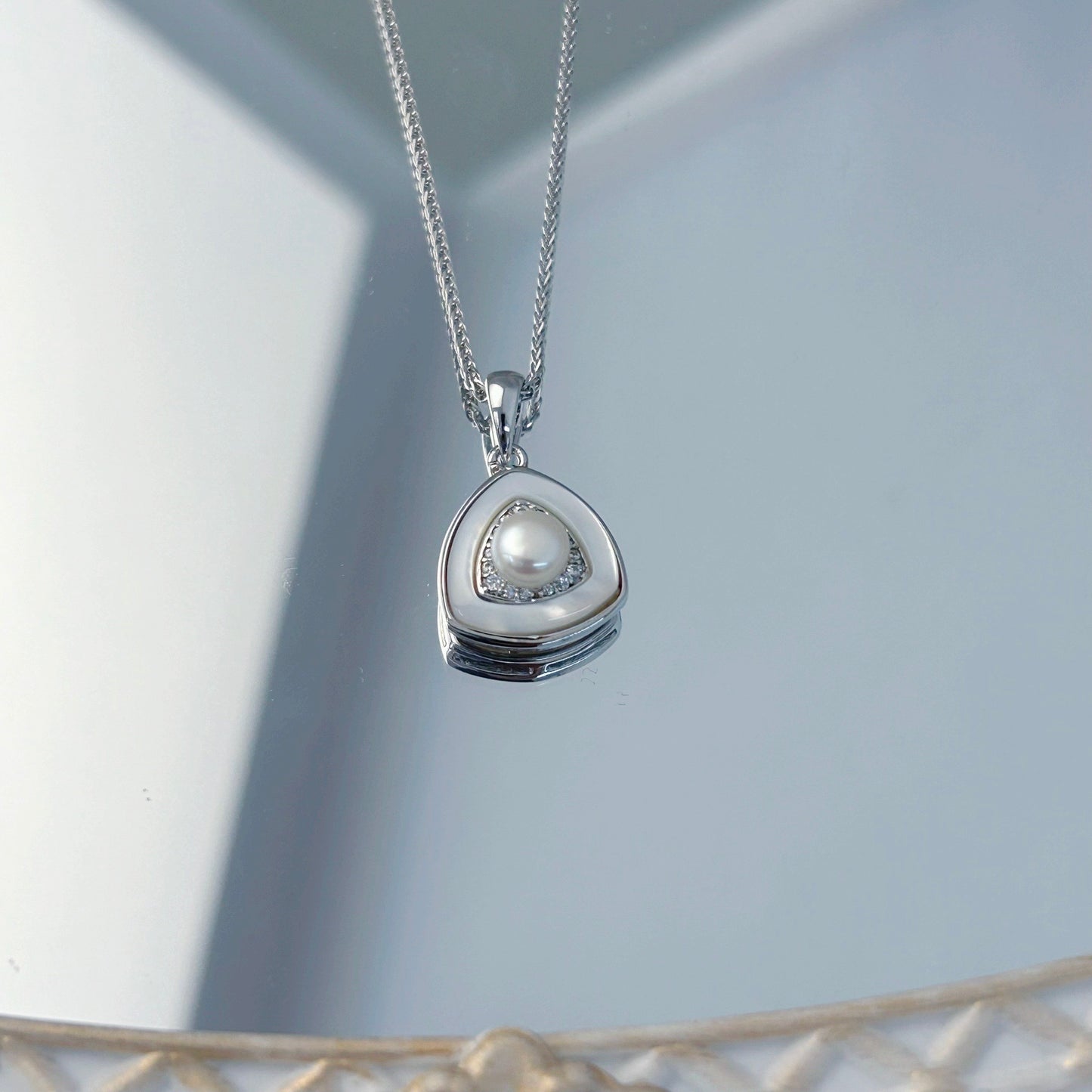 Elegant Freshwater Pearl Pendant 925 Sterling Silver with Rhodium Plating