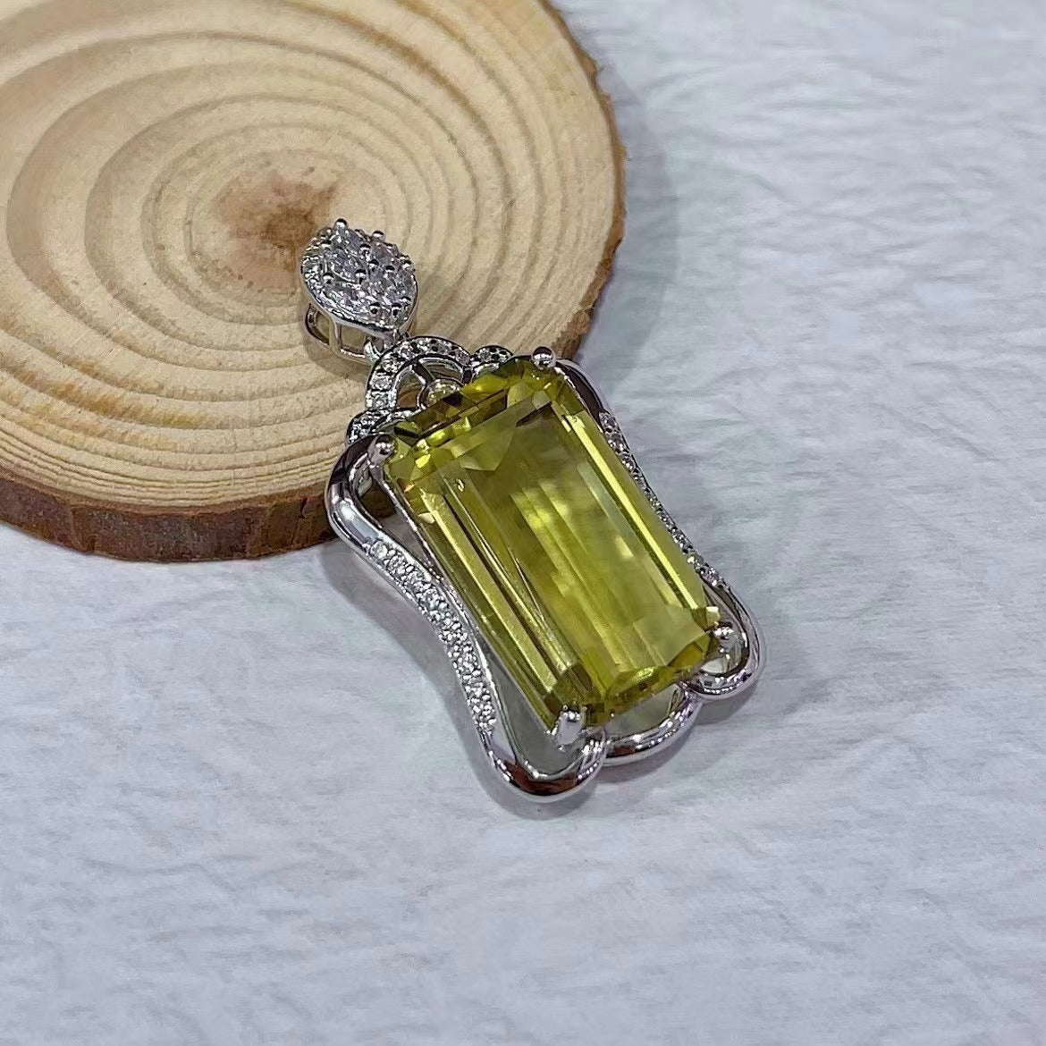 Classic Design 925 Sterling Silver Natural Lemon Quartz Pendant