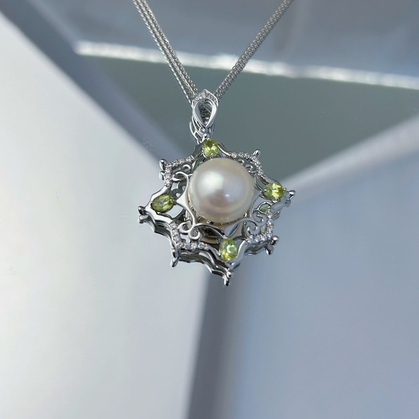 Graceful Rhodium Plated Silver 925 Jewelry Freshwater Pearl Pendant