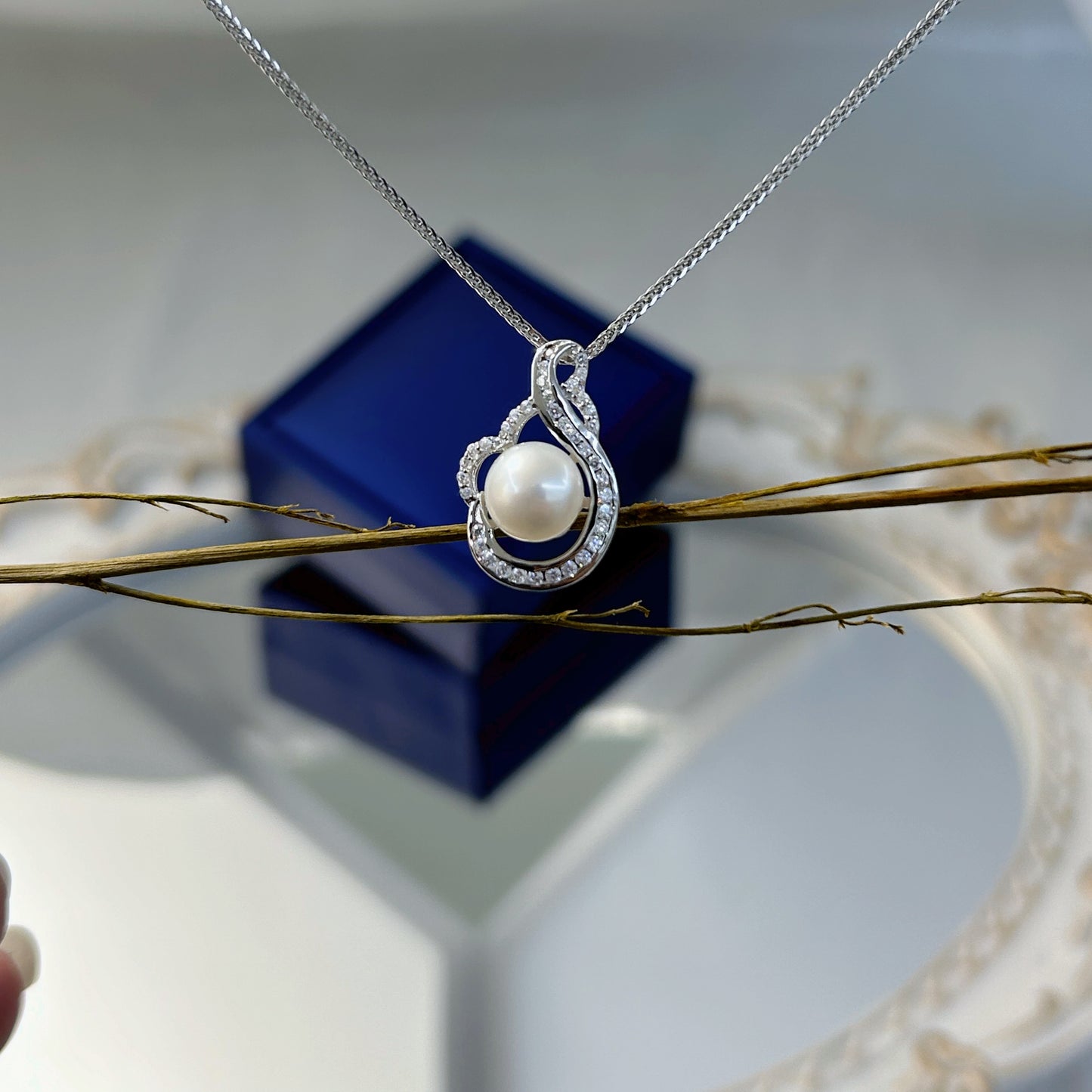 Unique Rhodium Plated 925 Sterling Silver Freshwater Pearl Pendant