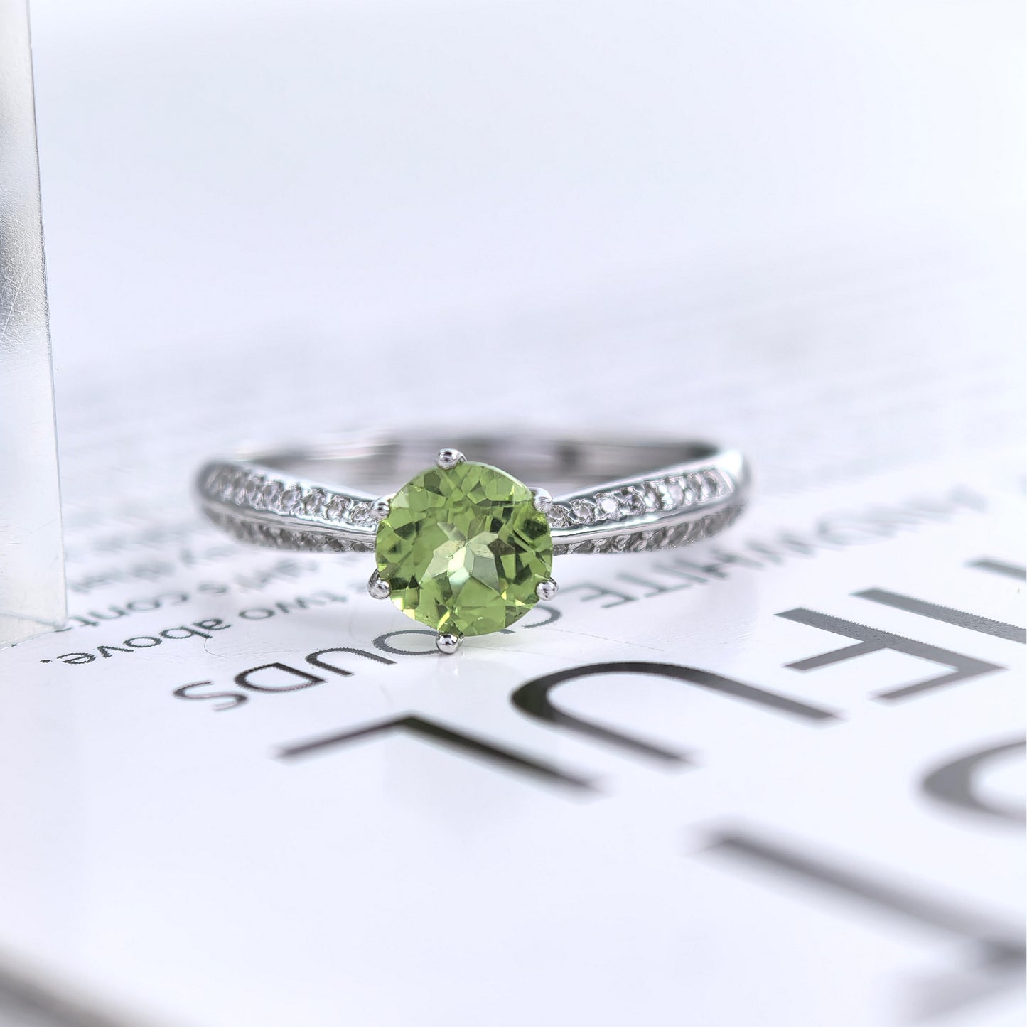 Stylish Rhodium Plated 925 Silver Jewelry Natural Olivine Ring