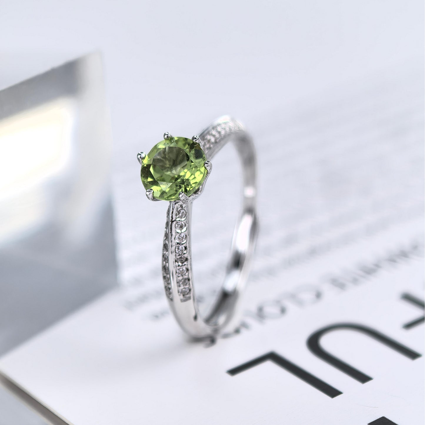 Stylish Rhodium Plated 925 Silver Jewelry Natural Olivine Ring