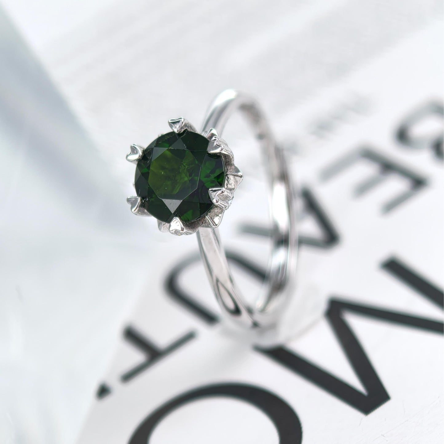 Graceful Rhodium Plated 925 Sterling Silver Natural Diopside Ring