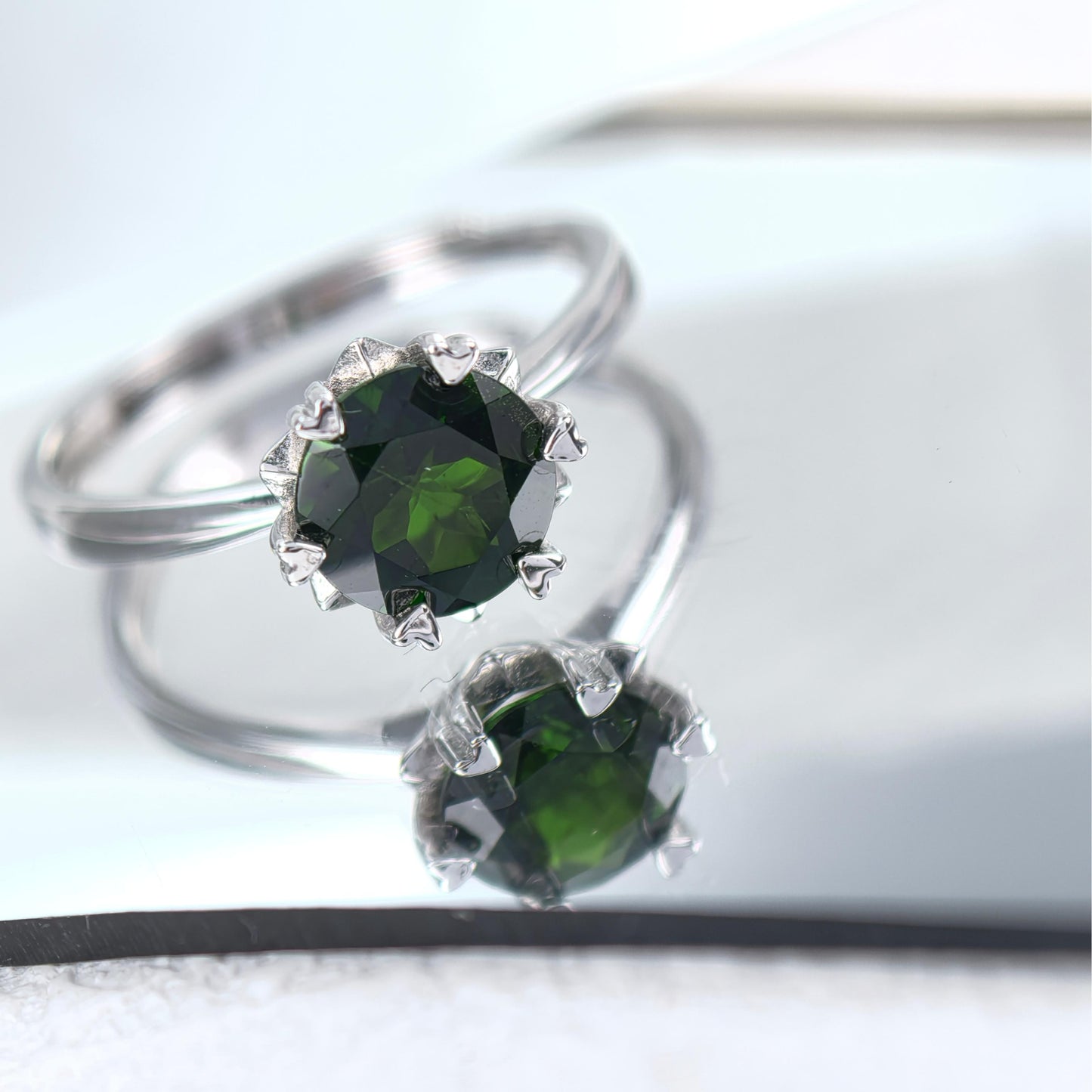 Graceful Rhodium Plated 925 Sterling Silver Natural Diopside Ring