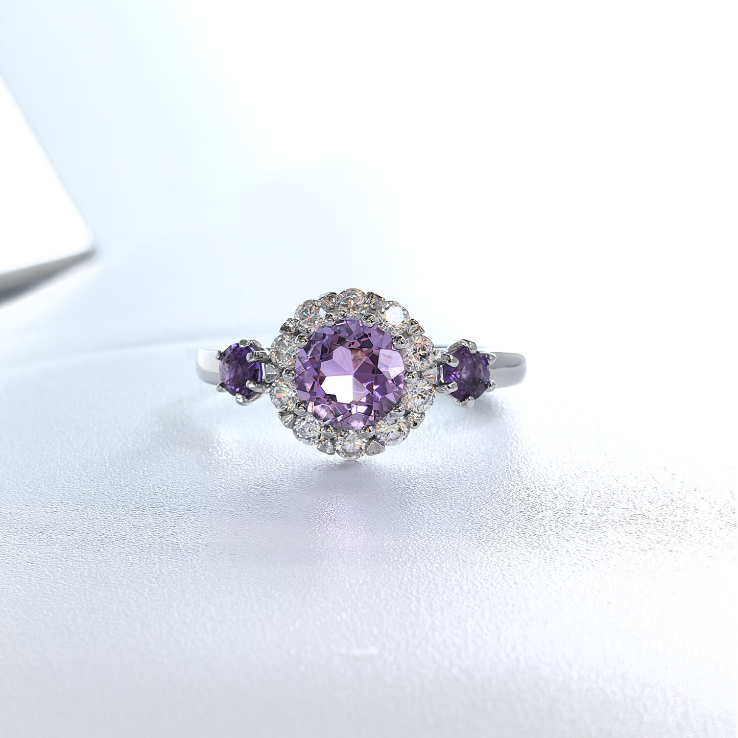 Graceful Women's Rhodium Plated Sterling Silver 925 Amethyst Flower Ring
