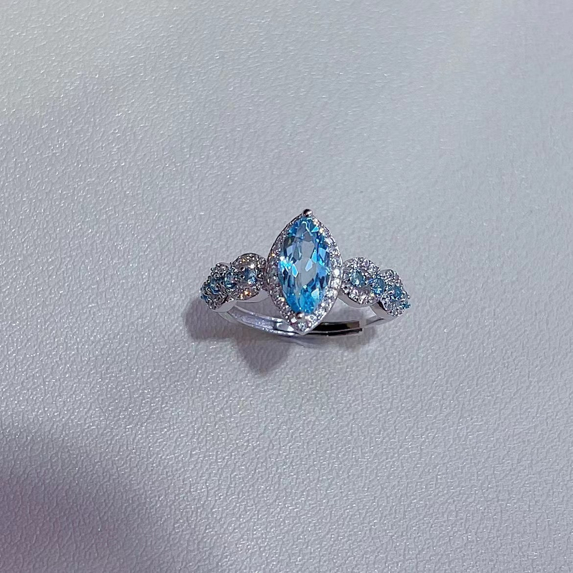 Hot Sale Exquisite 925 Sterling Silver Natural Sky Blue Topaz Ring