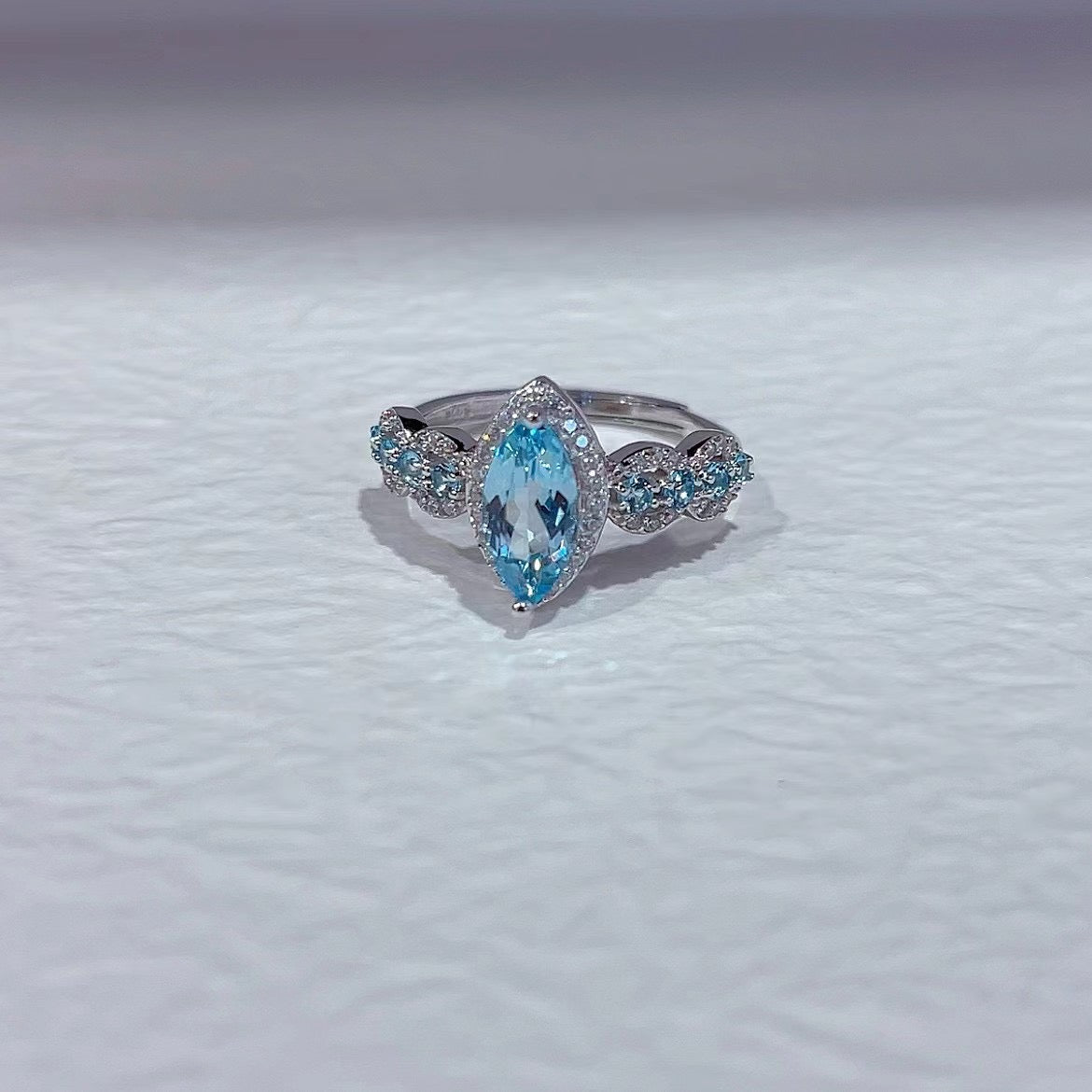 Hot Sale Exquisite 925 Sterling Silver Natural Sky Blue Topaz Ring