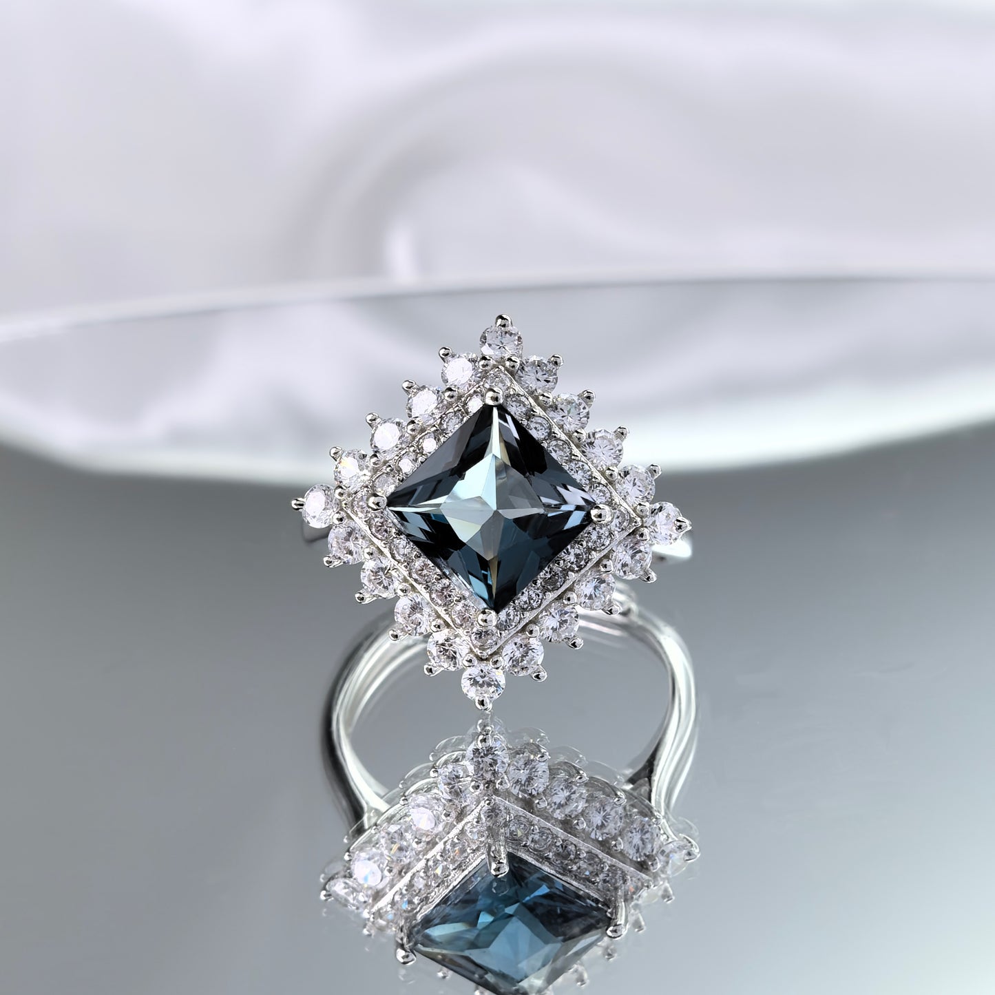 925 Silver Gemstone Ring Sparkling Rhodium Plated Natural London Blue Topaz