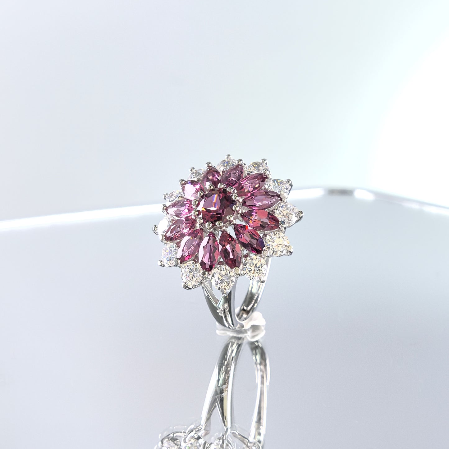 Romantic Rhodium Plated 925 Silver Jewelry Natural Pyrope Flower Ring