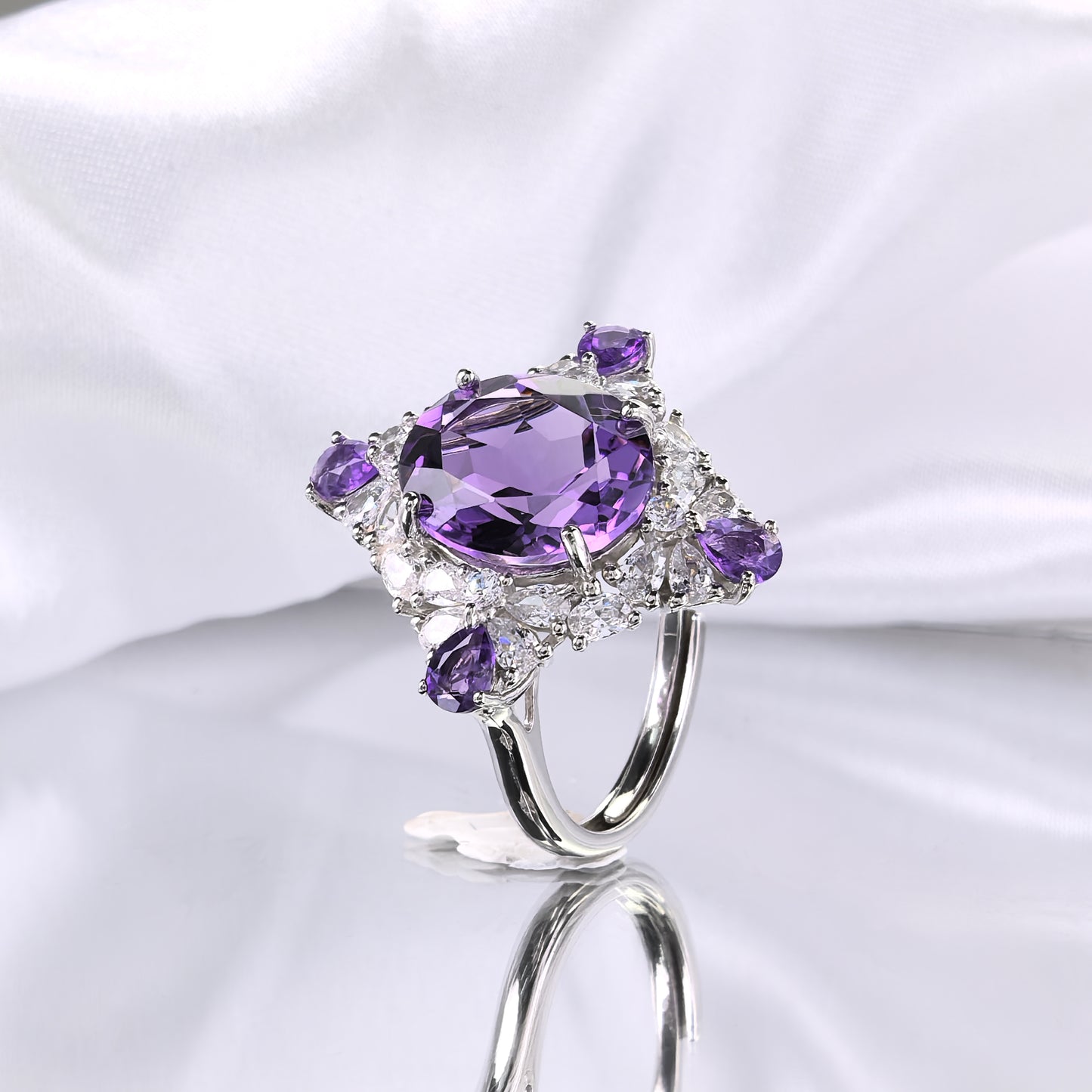 925 Silver Jewelry Sparkling Rhodium Plating Oval Cut Natural Amethyst Gemstone Ring