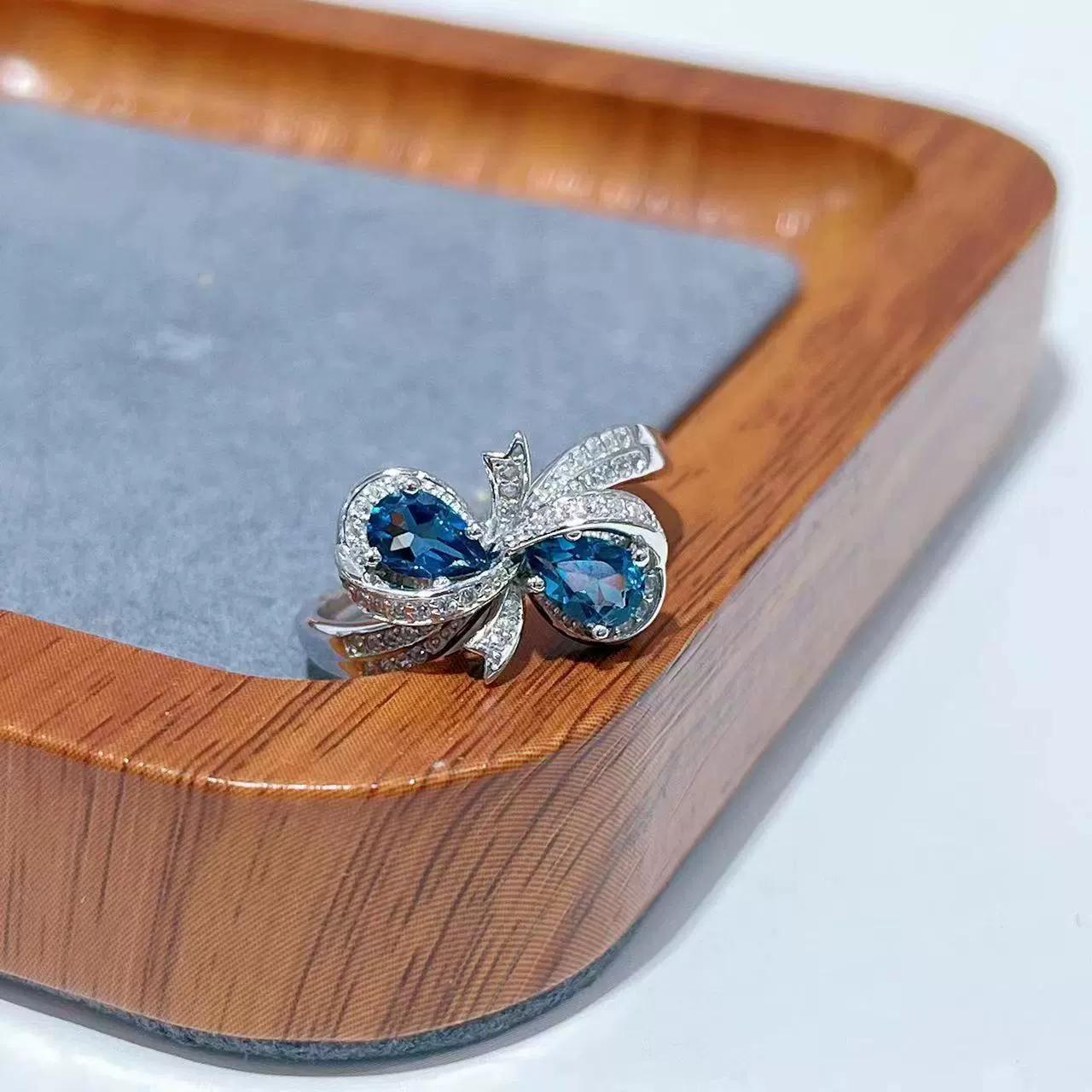 Sophisticated 925 Sterling Silver Natural London Blue Topaz Ring