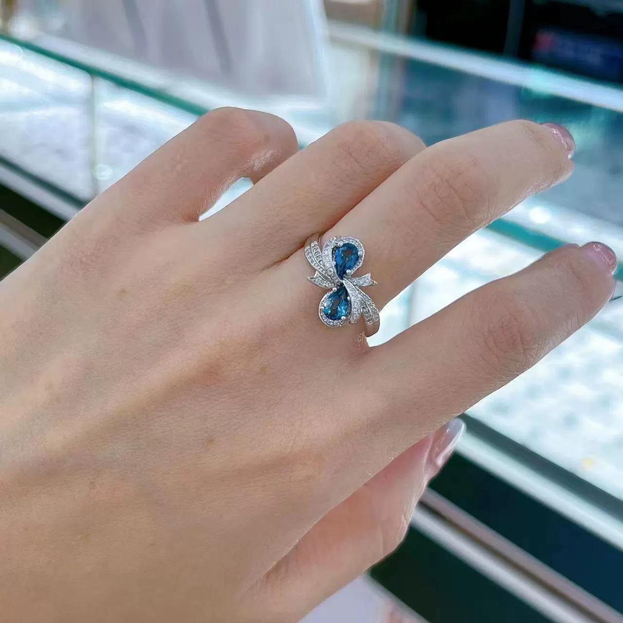 Sophisticated 925 Sterling Silver Natural London Blue Topaz Ring