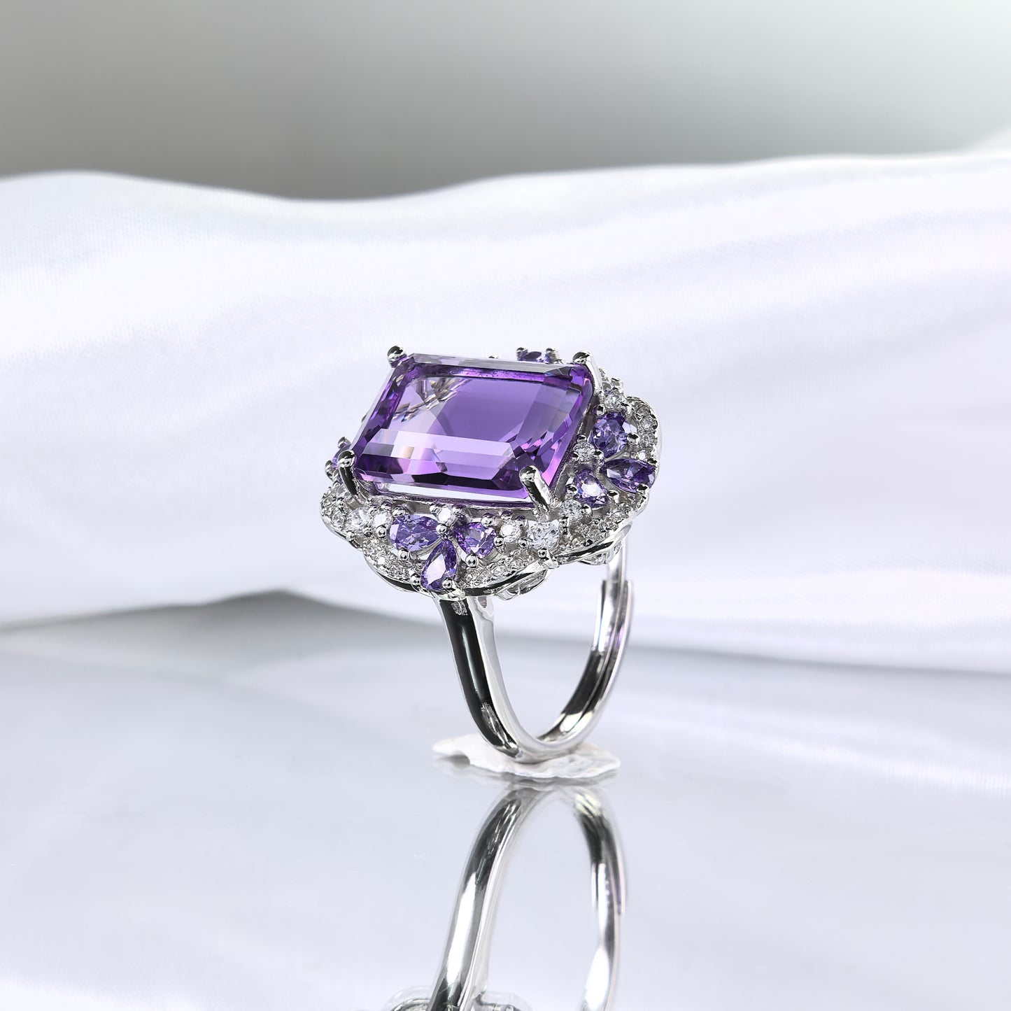Graceful Rhodium Plated 925 Sterling Silver Natural Amethyst Flower Ring