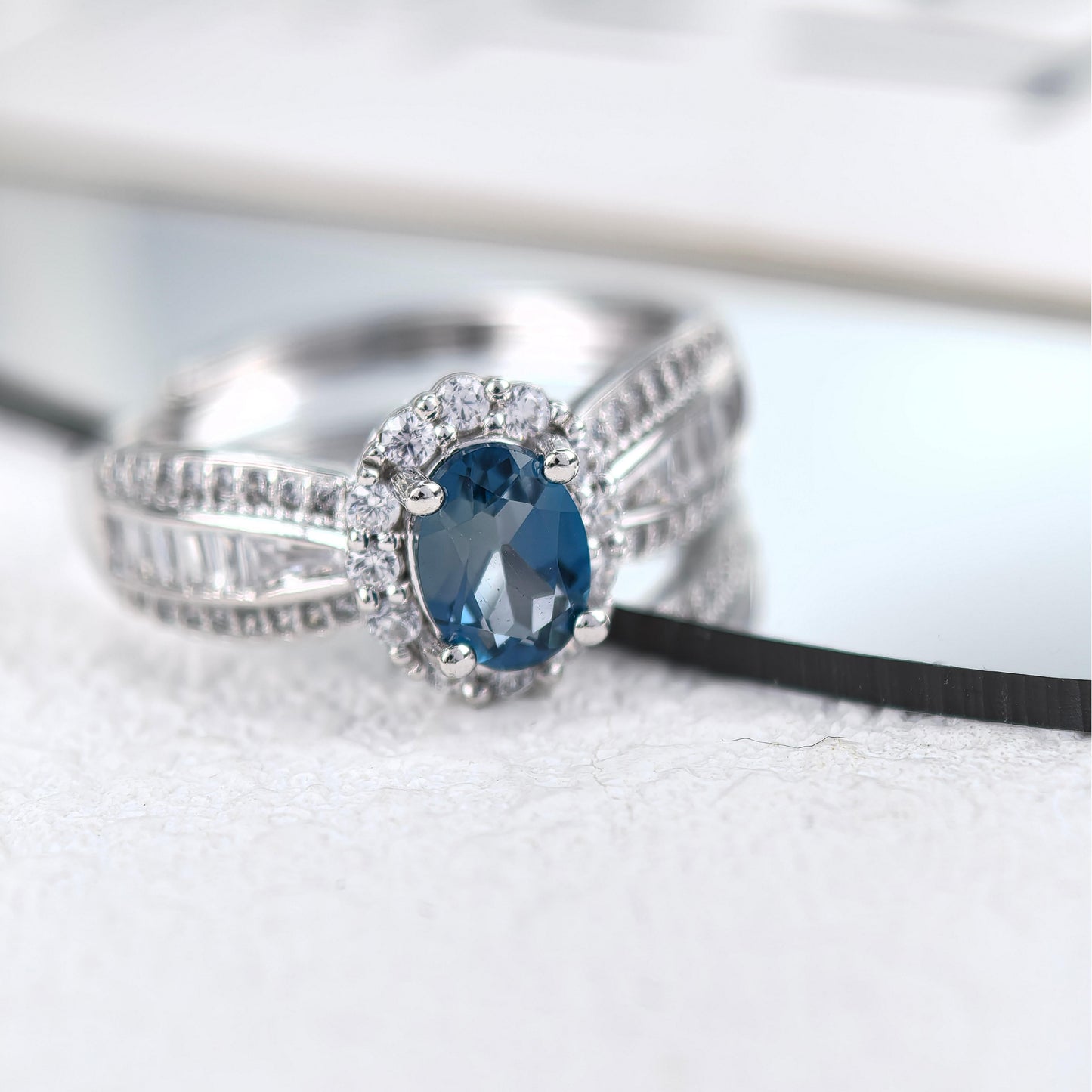 Sparkling Stone Minimalist 925 Sterling Silver London Blue Topaz Ring