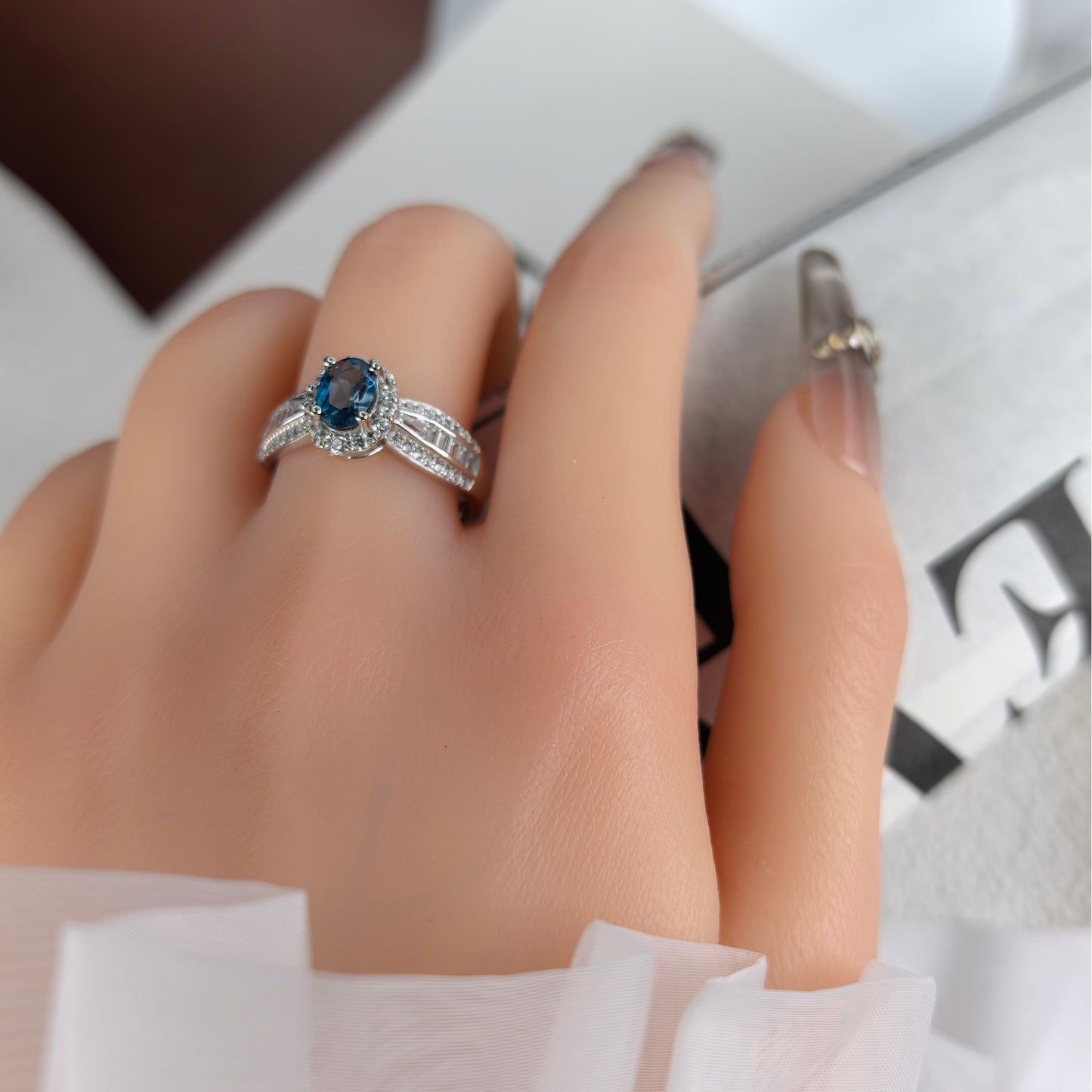 Sparkling Stone Minimalist 925 Sterling Silver London Blue Topaz Ring